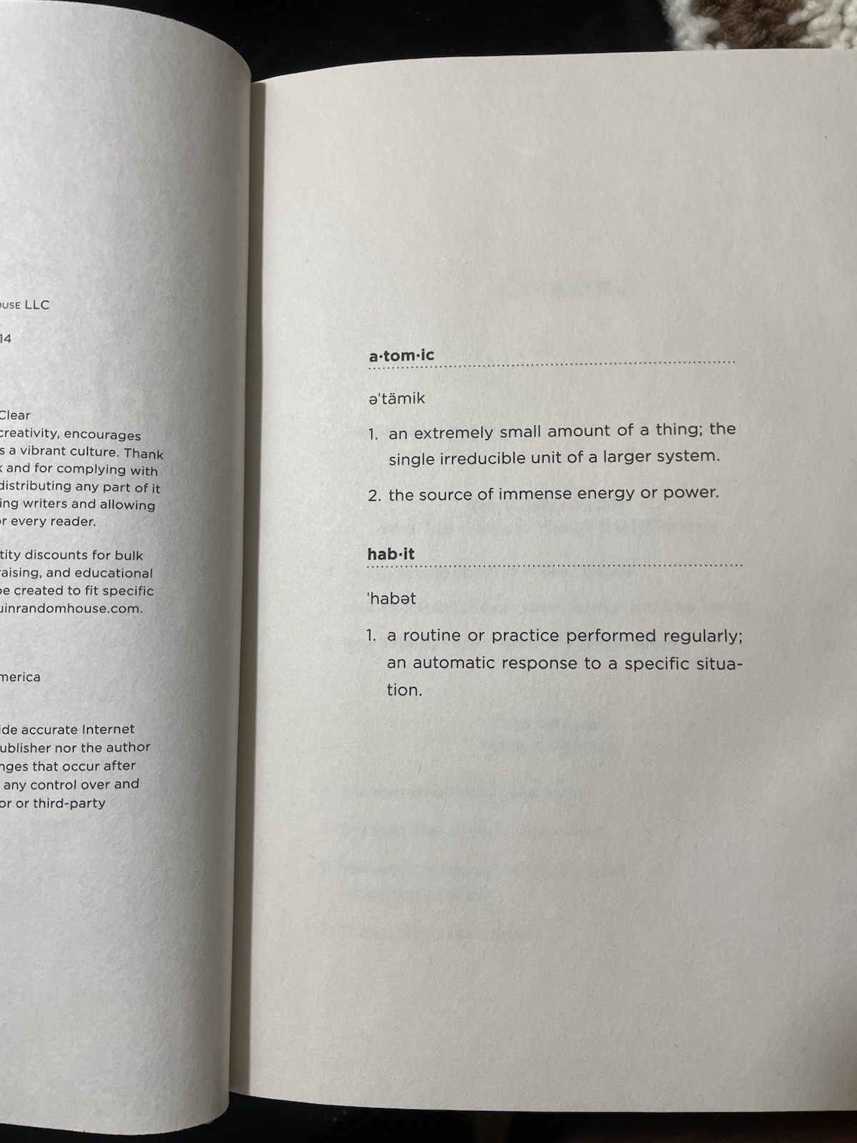 Atomic Habits by James Clear : Build Good Habits & Break Bad Ones
