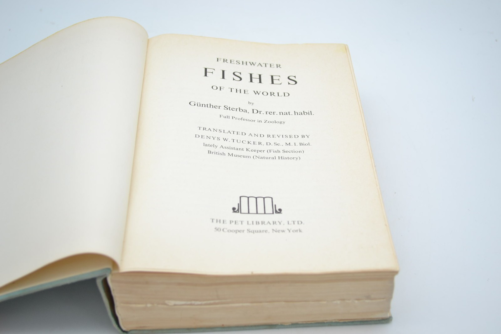 Freshwater Fishes of the World Gunther Sterba 1969 printing, Pet Library