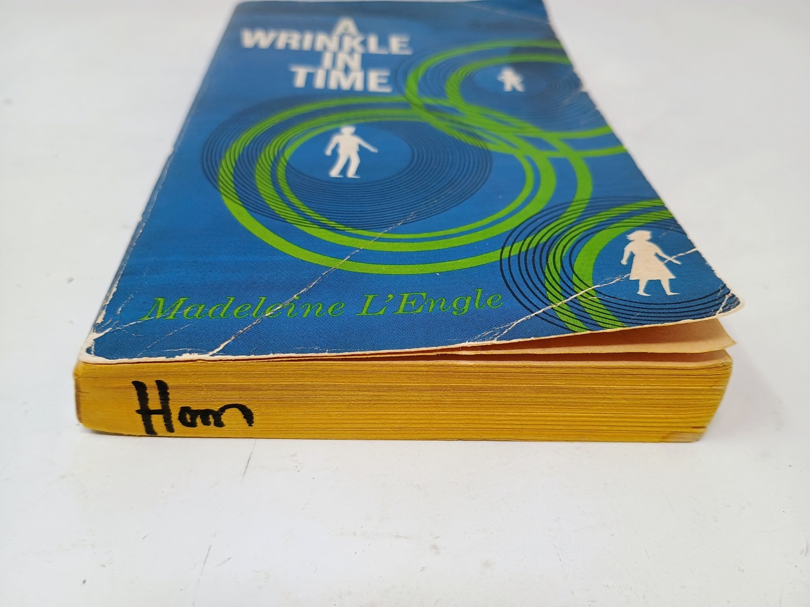 A Wrinkle In Time Madeleine L’Engle Scholastic PB 1962 8th printing