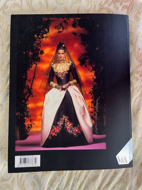 The Wedding Dress: 300 Years of Bridal Fashions, V&A Museum, Brand new paperback