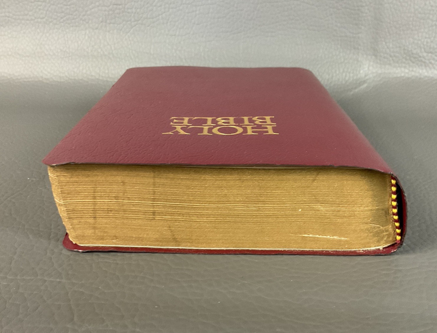 Holy Bible NIV With Helps Words of Christ in Red Letter Edition Zondervan