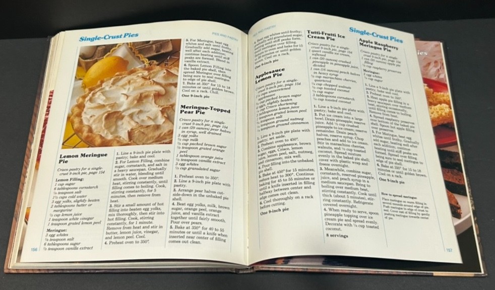 Vtg Crisco Cooking Cookbook 1982 Hardcover Over 350 Easy To Follow Recipes