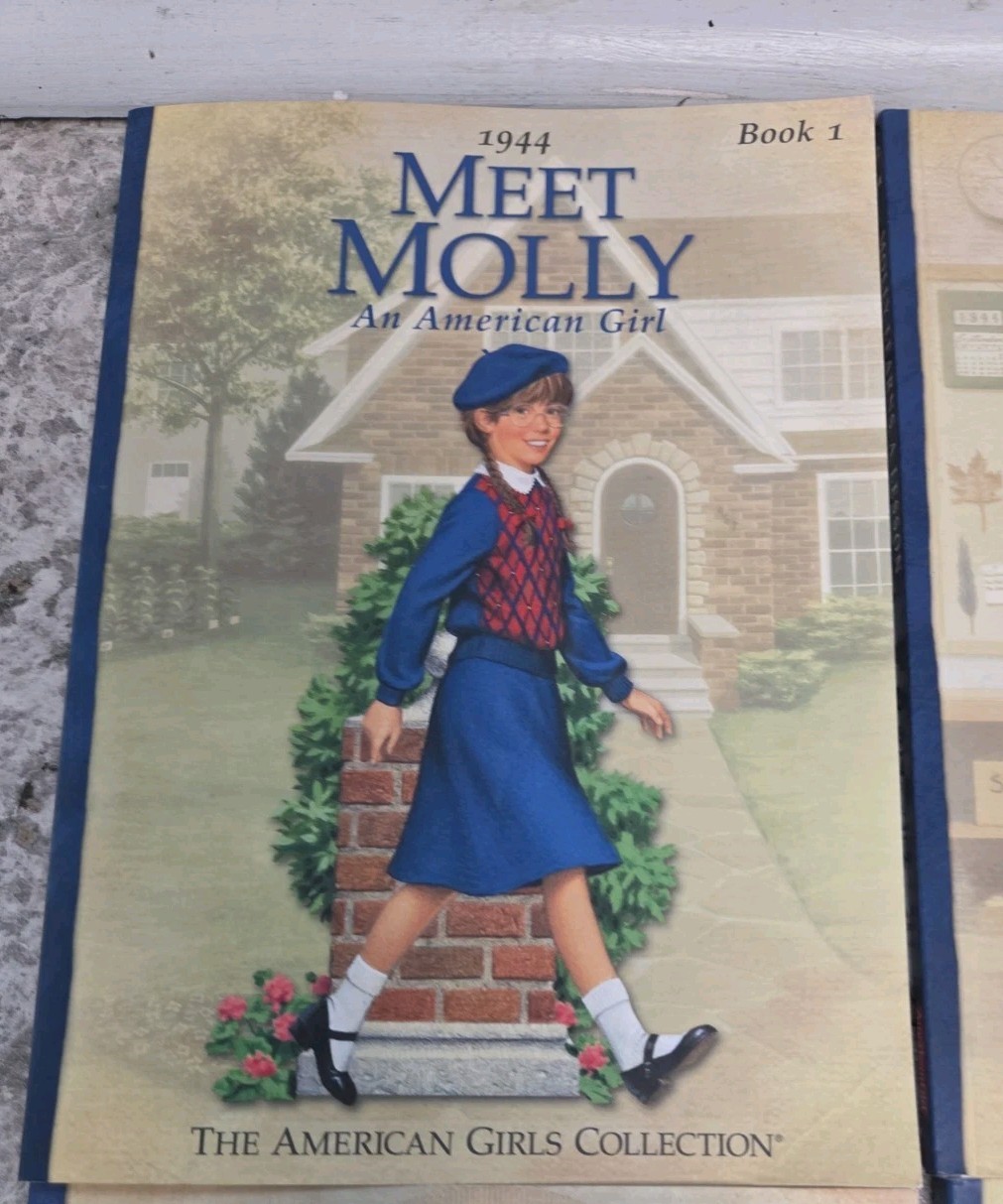 Molly 1944 – American Girl Collection Box Set Books 1- 6 *READ Description*