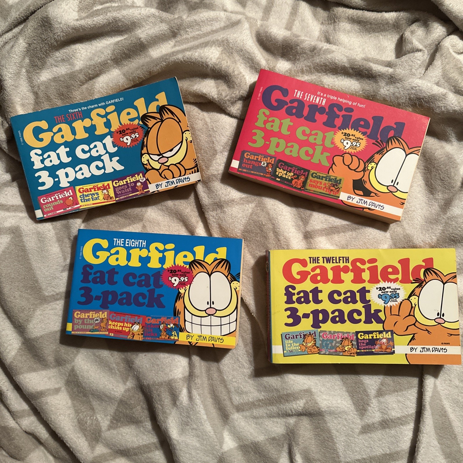 Lot of 10 GARFIELD Comics Books by Jim Davis