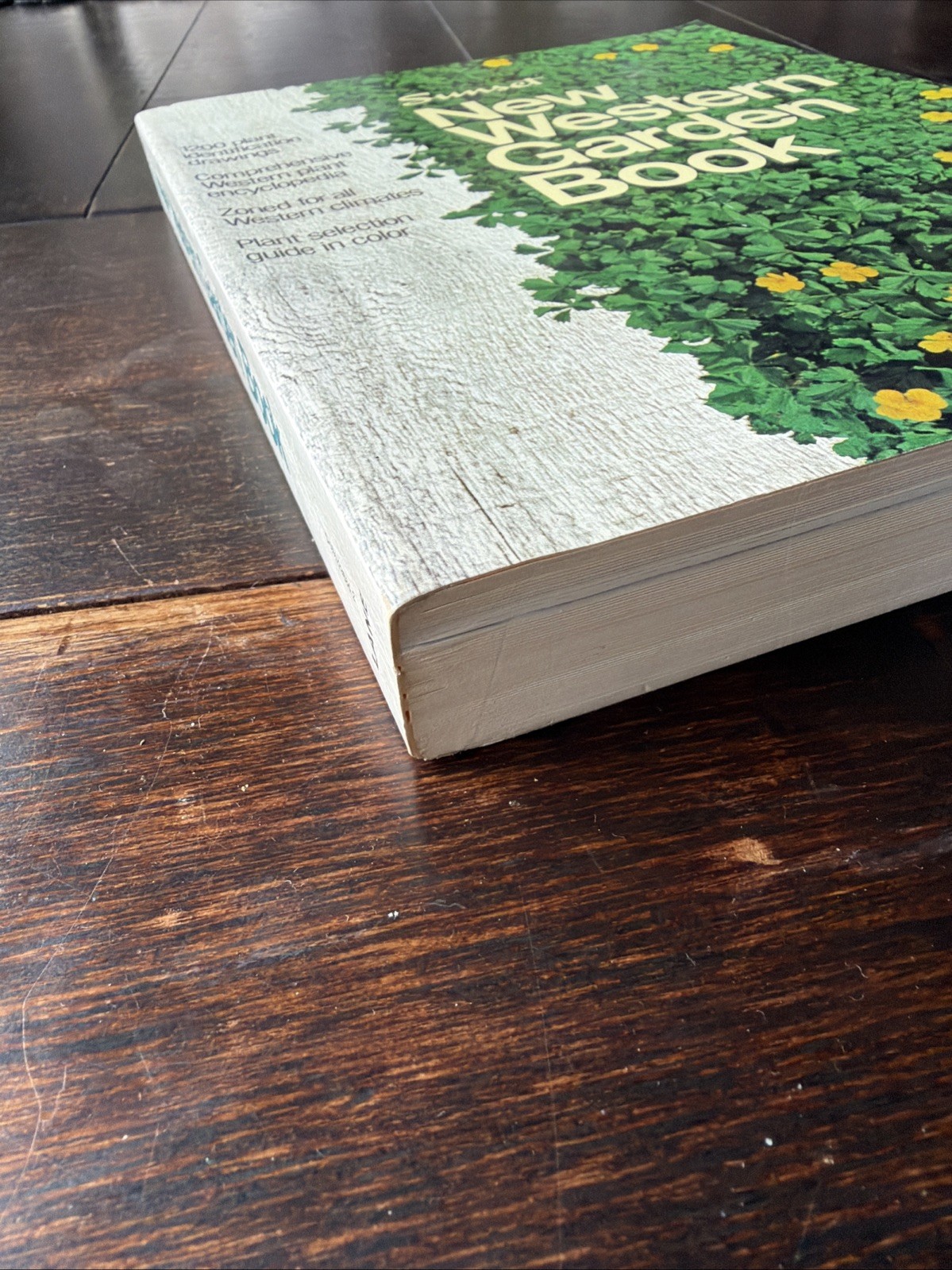 The New Sunset Western Garden Book VINTAGE 1981 Edition