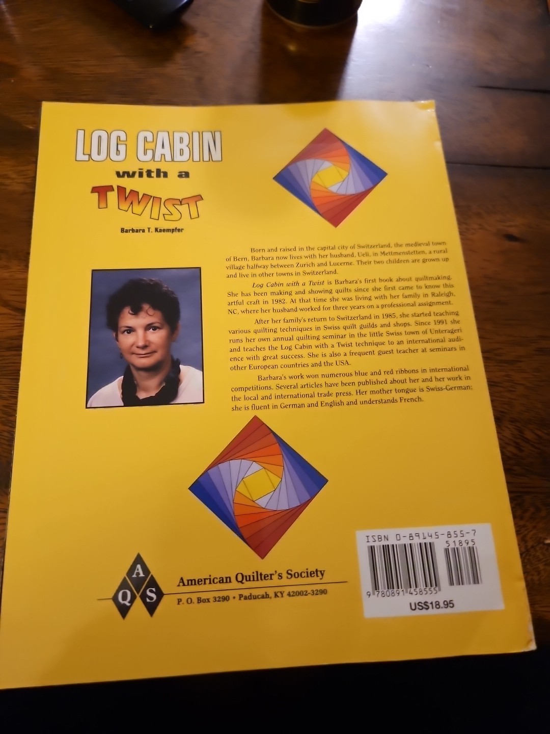 Log Cabin with a Twist by Barbara Kaempfer (1995, Uk-Trade Paper)