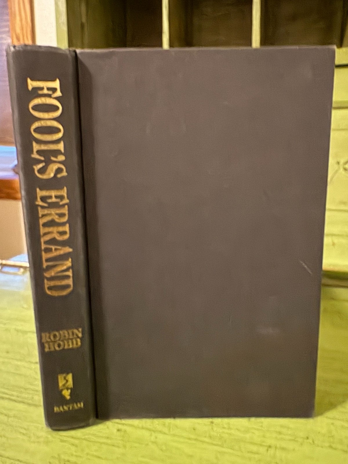 Robin Hobb Fool’s Errand Tawny Man Series #1 Hard Cover DJ Very Good BCE