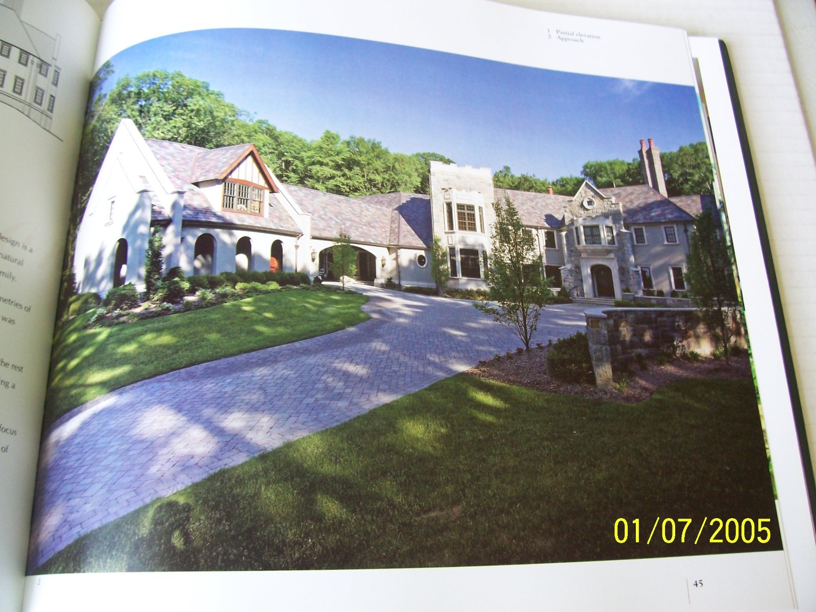 Coffee Table Book: Grand American Home – HB w/DC – 9 1/2″ x 10 1/4″ w/124 Pages