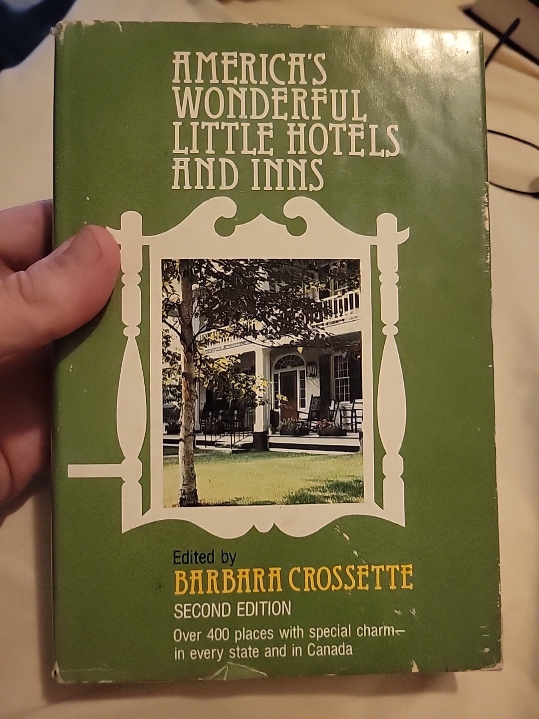 America’s Wonderful Little Hotels and Inns Hardcover Barbara Crossette 1980 DJ
