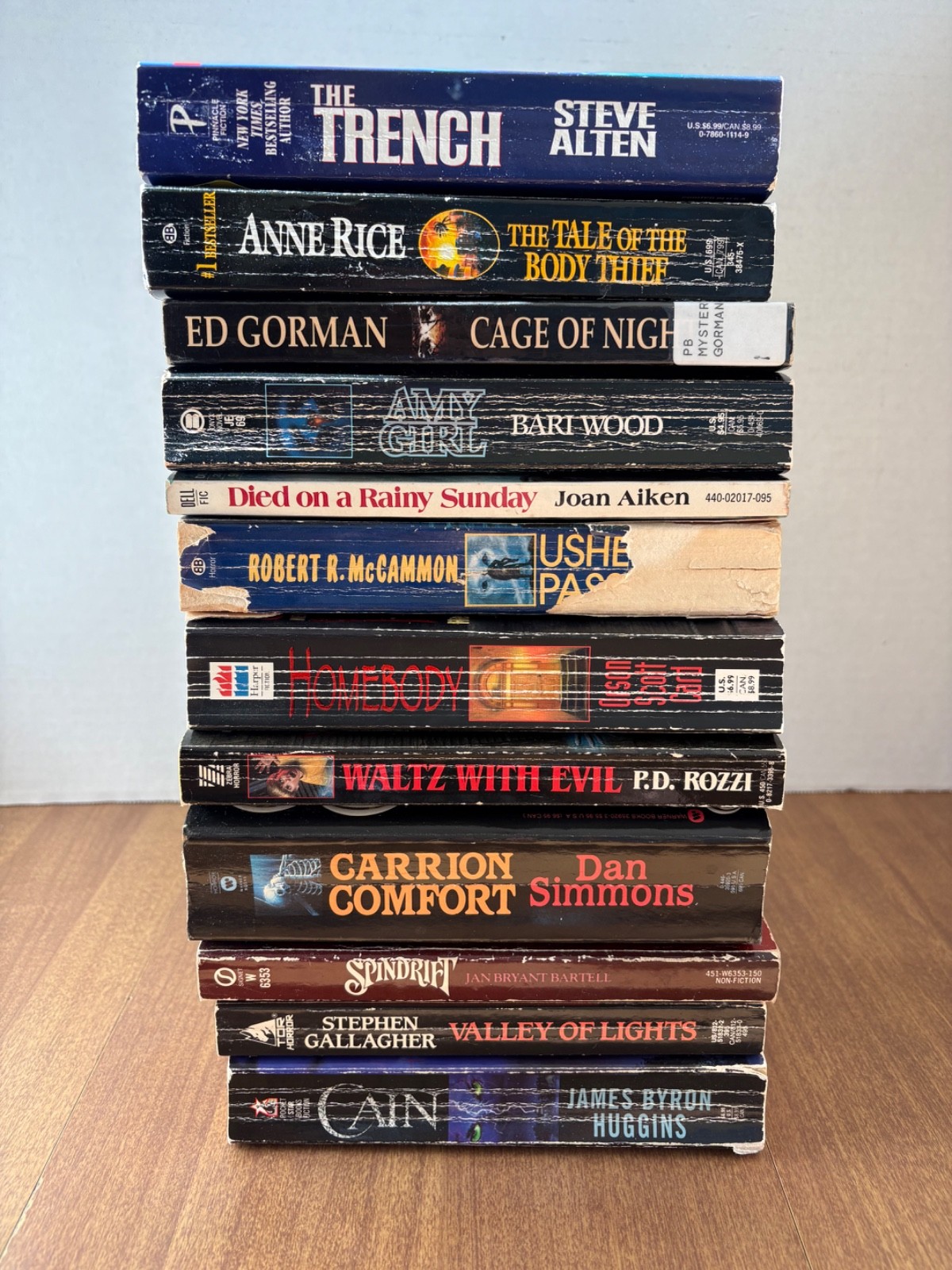 Horror Novels Lot of 12 Paperbacks (See photos for titles)