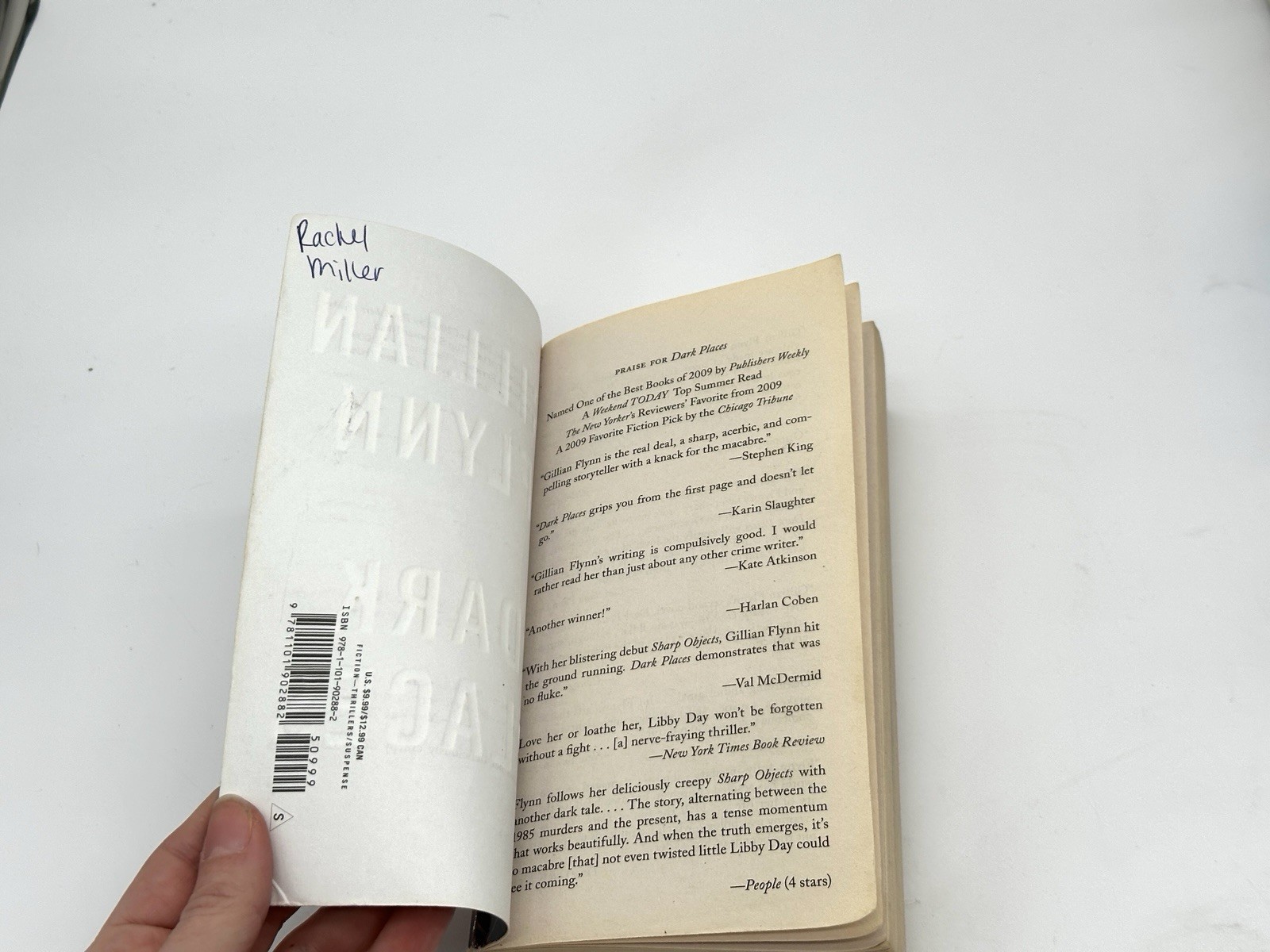 Dark Places : A Novel by Gillian Flynn (2018, Us-Tall Rack Paperback)