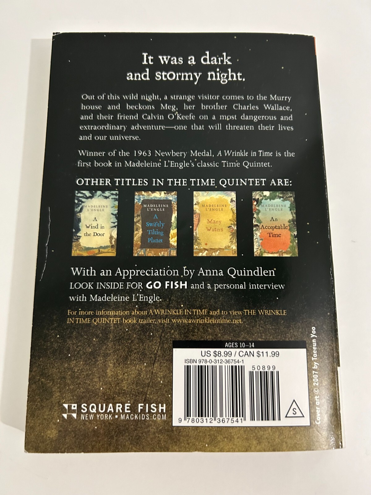 A Wrinkle in Time by Madeleine L’Engle Paperback