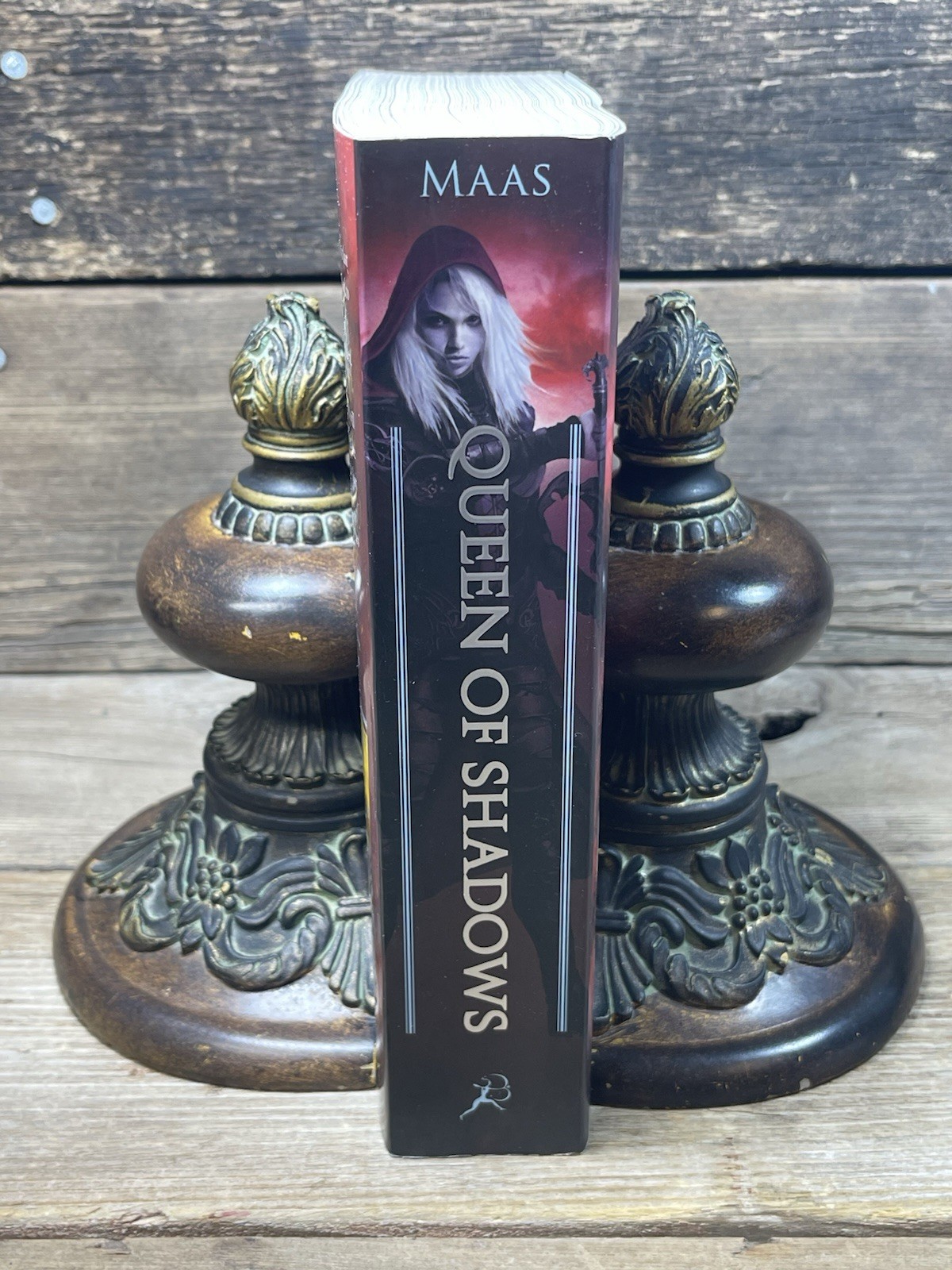 QUEEN OF SHADOWS (THRONE OF GLASS) By Sarah J. Maas **Mint Condition**