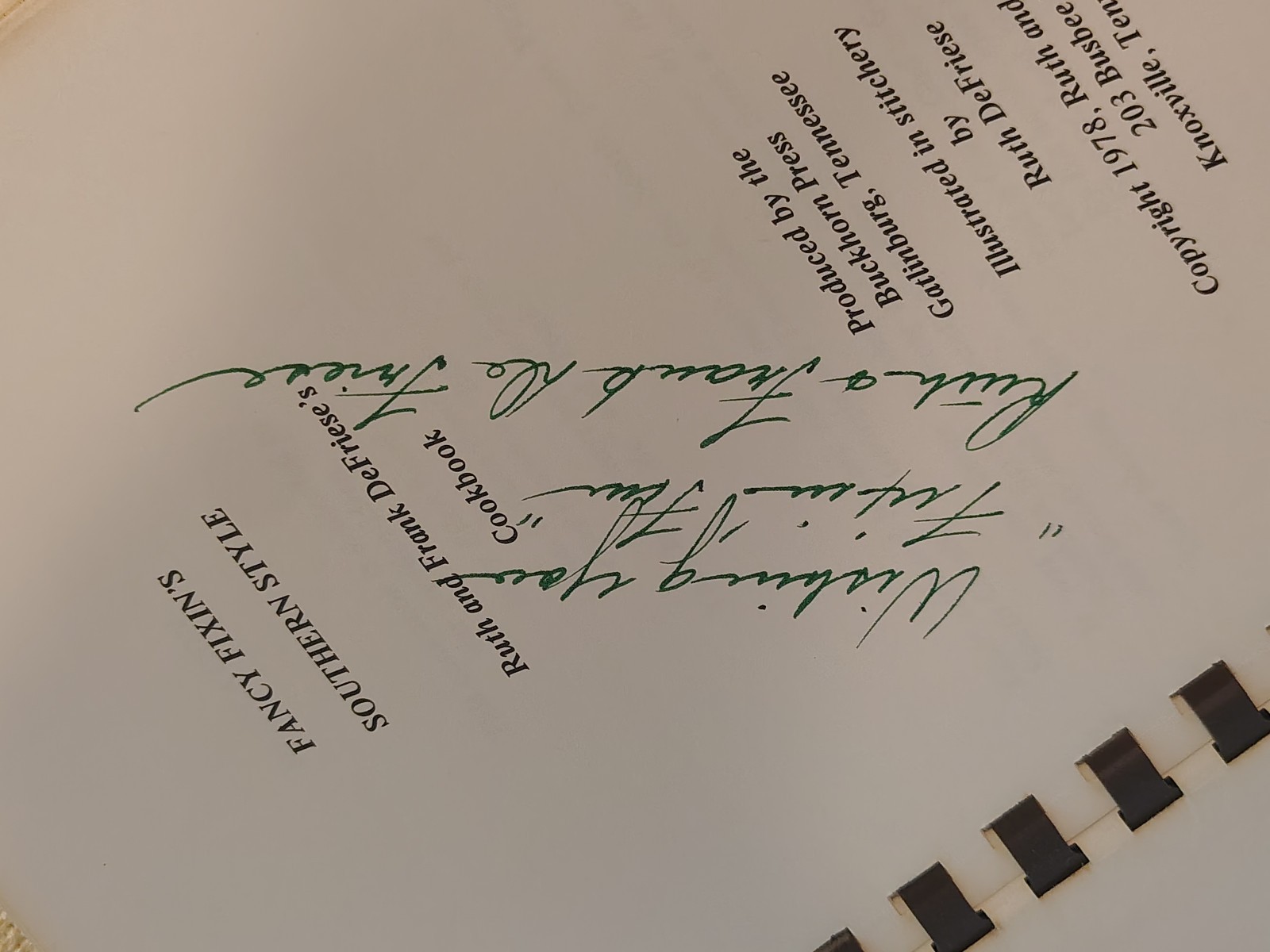 SIGNED, Southern „Fancy Fixin’s“ Cookbook (1978) by Ruth DeFriese