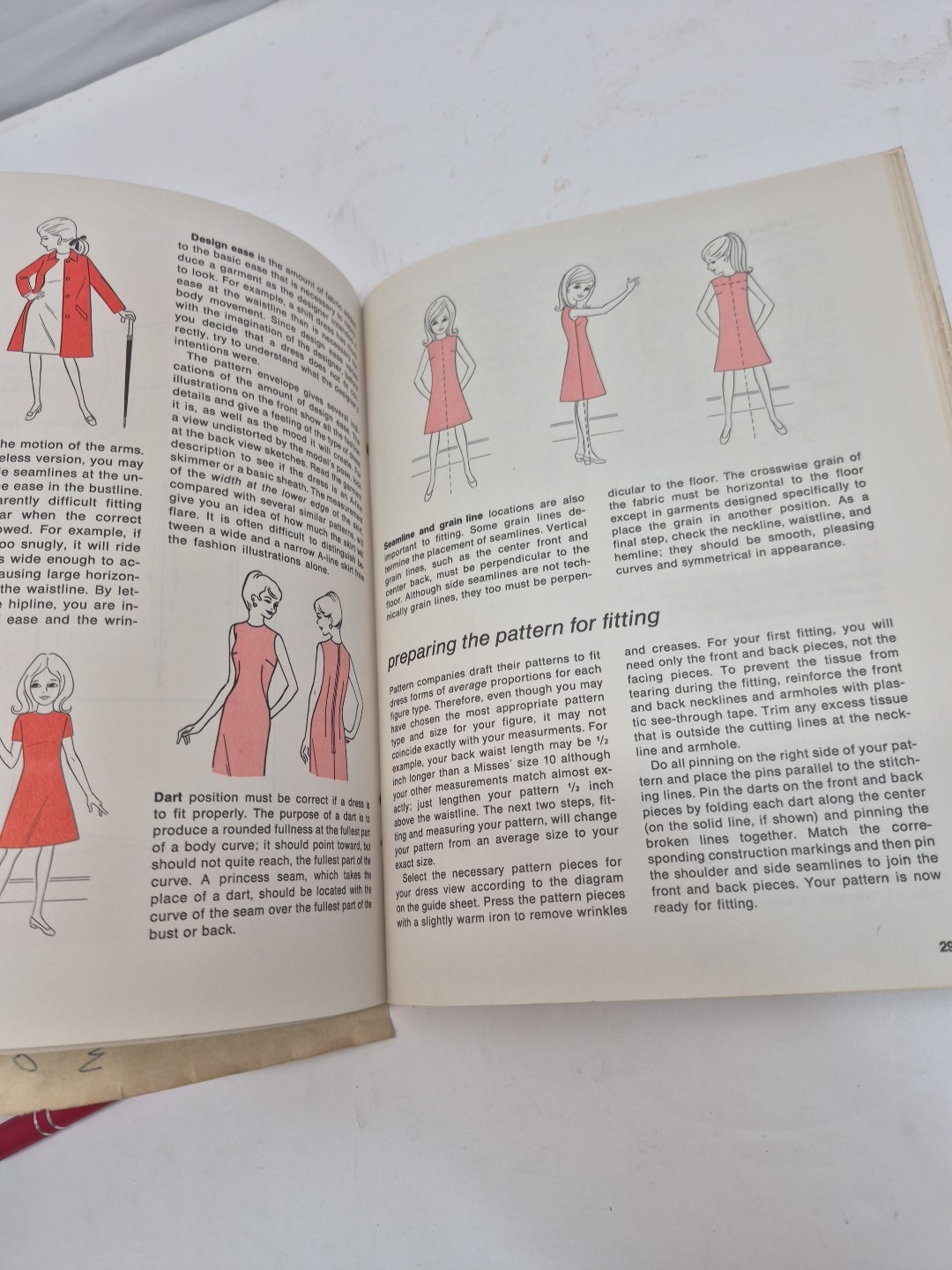 Introduction to Fashion Dressmaking by Singer Student’s Book I (1971) 80 Pages