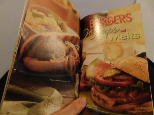 Pillsbury „Grilling“ Cookbook July 2003 #269 – 94 pages – Great Recipes!