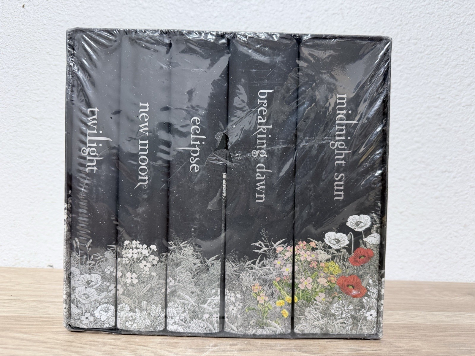 The Twilight Saga Deluxe Hardcover Collection