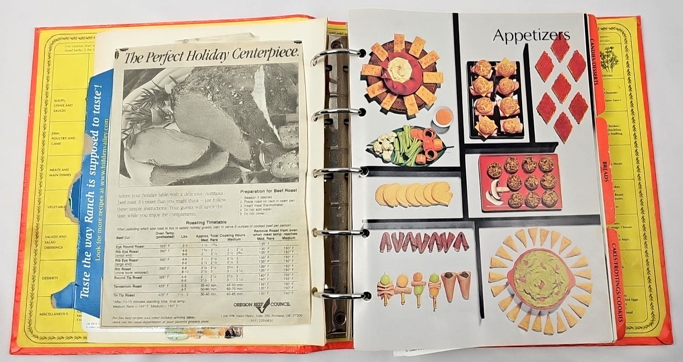 Betty Crocker Cookbook Red Pie 5 Ring Binder 1969 Ed 26th Printing 1976 Vintage