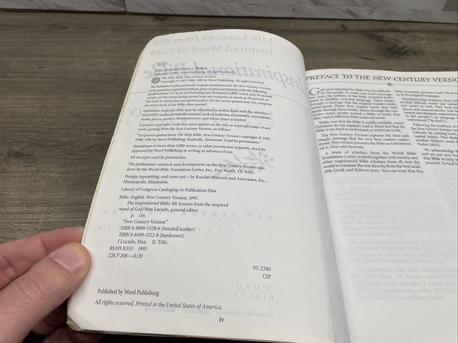 The Inspirational Bible (New Century Version, The Everyday Bible) – ACCEPTABLE