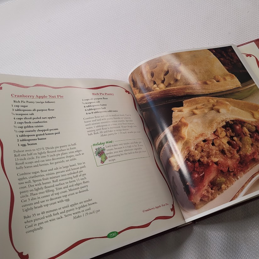 Christmas Cookbook Country Recipes LARGE Hardcover Dinners Desserts Holidays