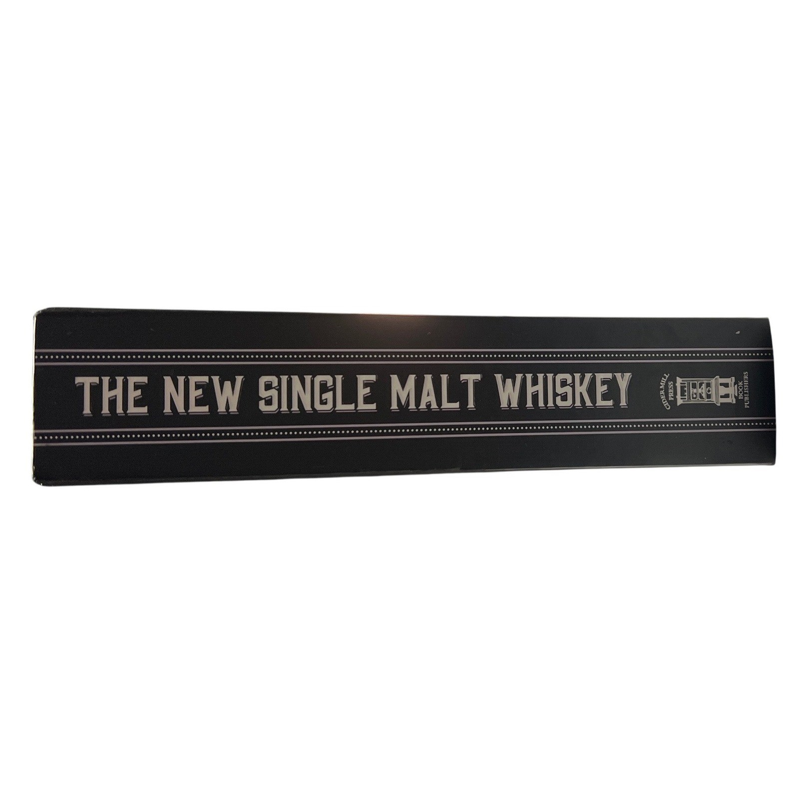The New Single Malt Whiskey Definitive Guide Book 325 Bottles 624 Pages LIKE NEW