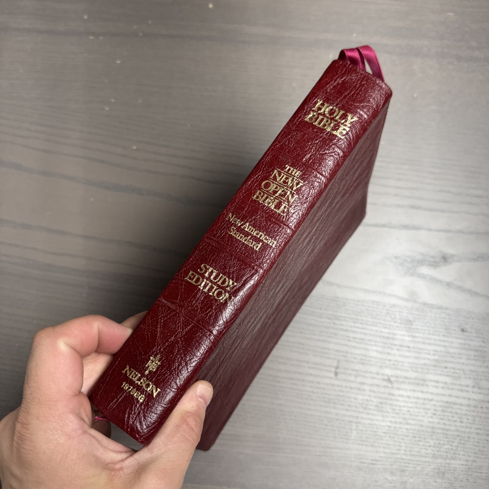 The New Open Bible NAS Study Edition Genuine Leather Burgundy 1976BG