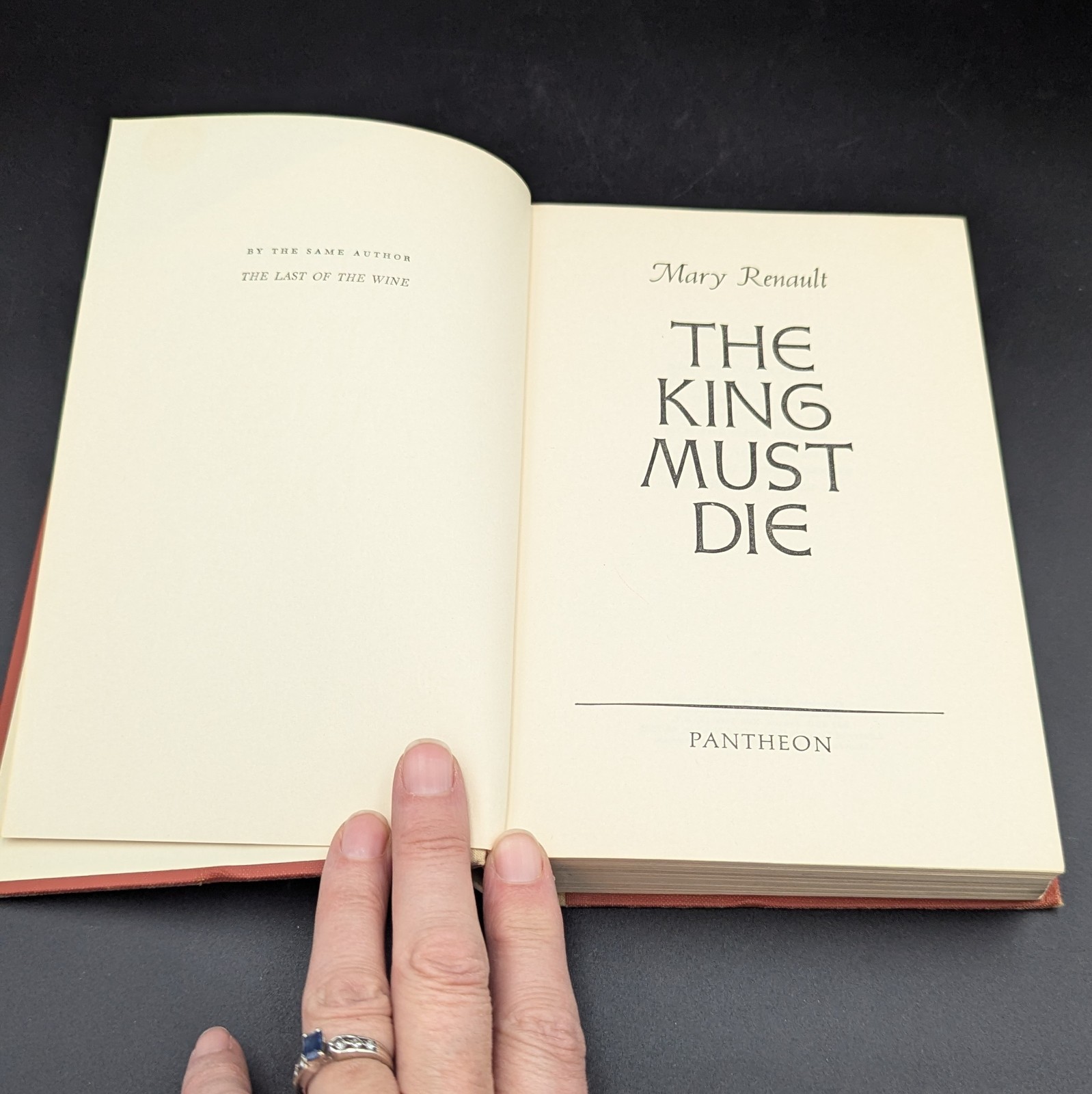 THE KING MUST DIE Mary Renault – Hardcover 1958 First Edition Pantheon Books USA