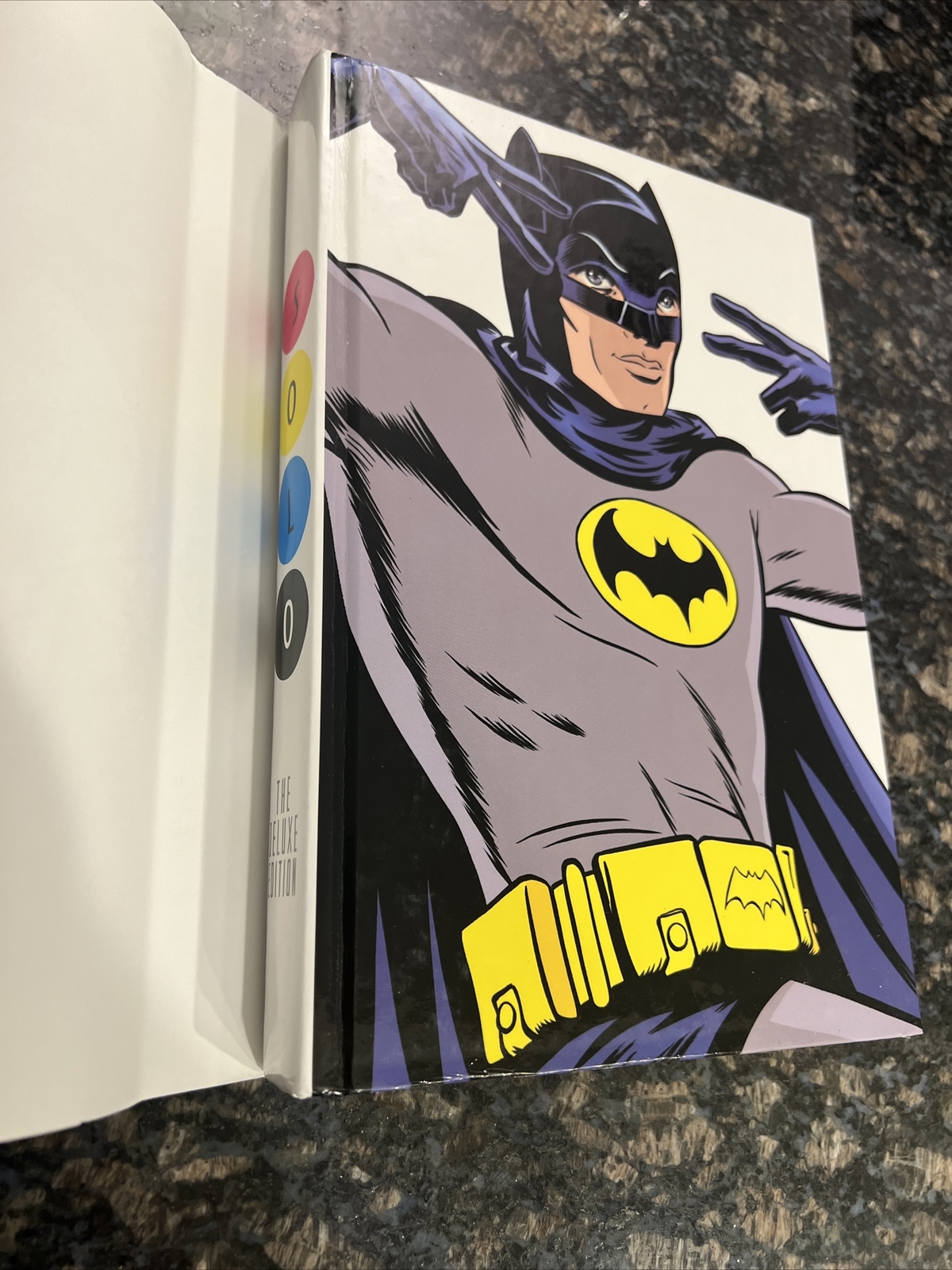 SOLO : DELUXE EDITION – Jeph Loeb – Hardcover -Batman cover Ex-Library