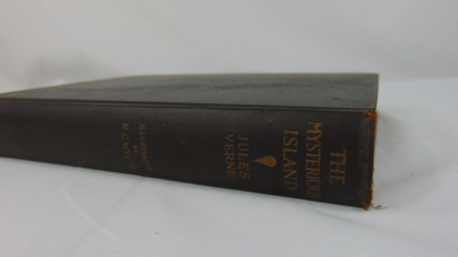 The Mysterious Island Jules Verne Book, Scribner’s, 1918 / 30 Hard cover Book