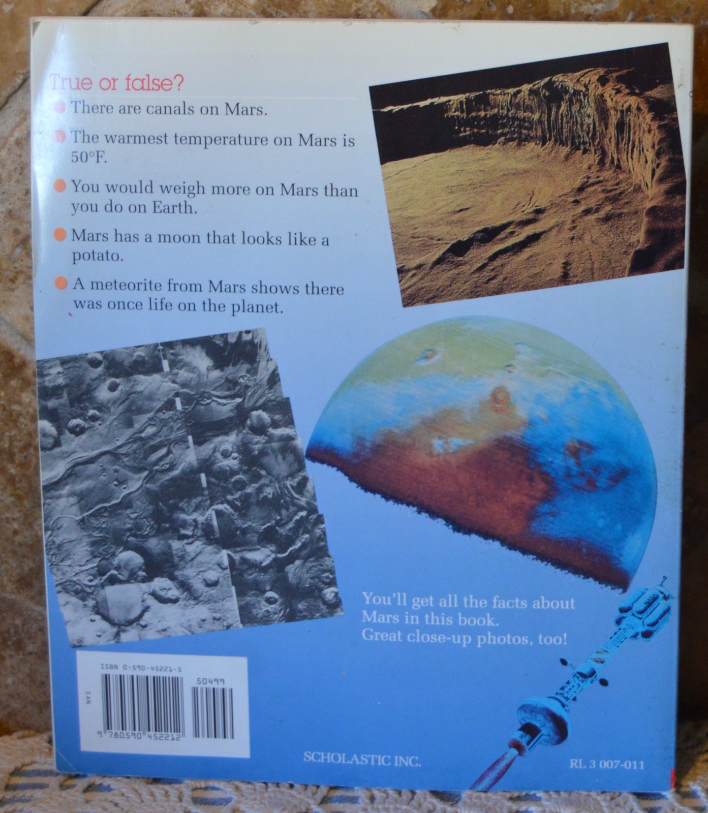 DISCOVERING MARS SCHOLASTIC BOOK BY MELVIN BERGER~56 PAGES~FROM 1992