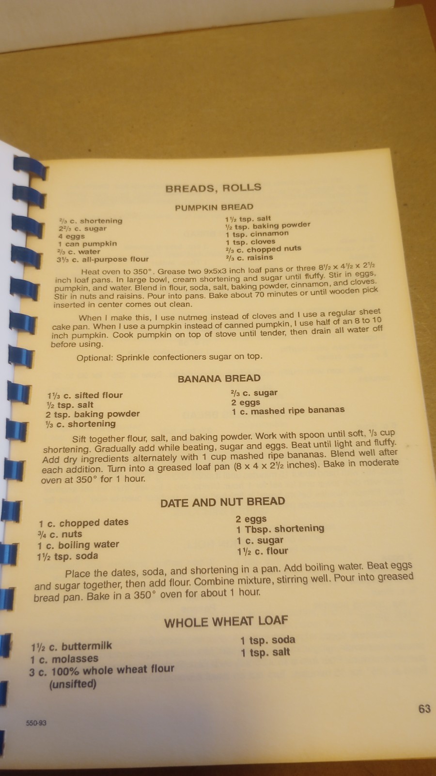 1993 „Sunday Dinner at Grandmom’s“ Cookbook by Christel Ellis – 112+ Pages