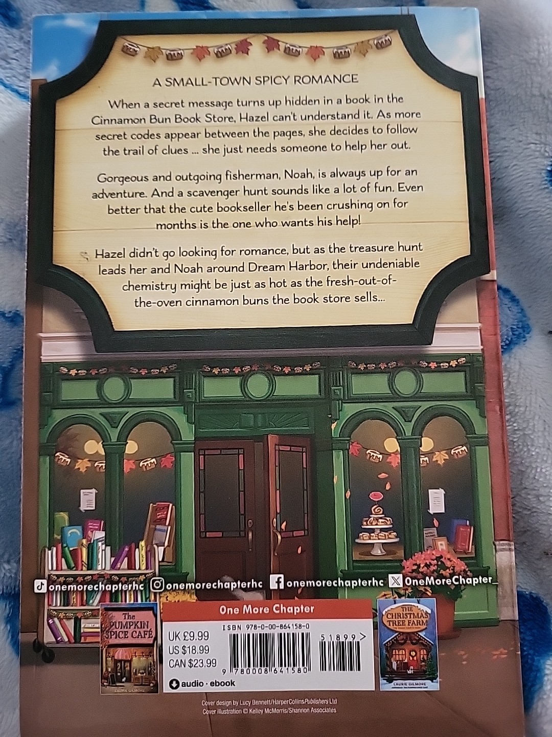 The Cinnamon Bun Book Store Ti – VERY GOOD