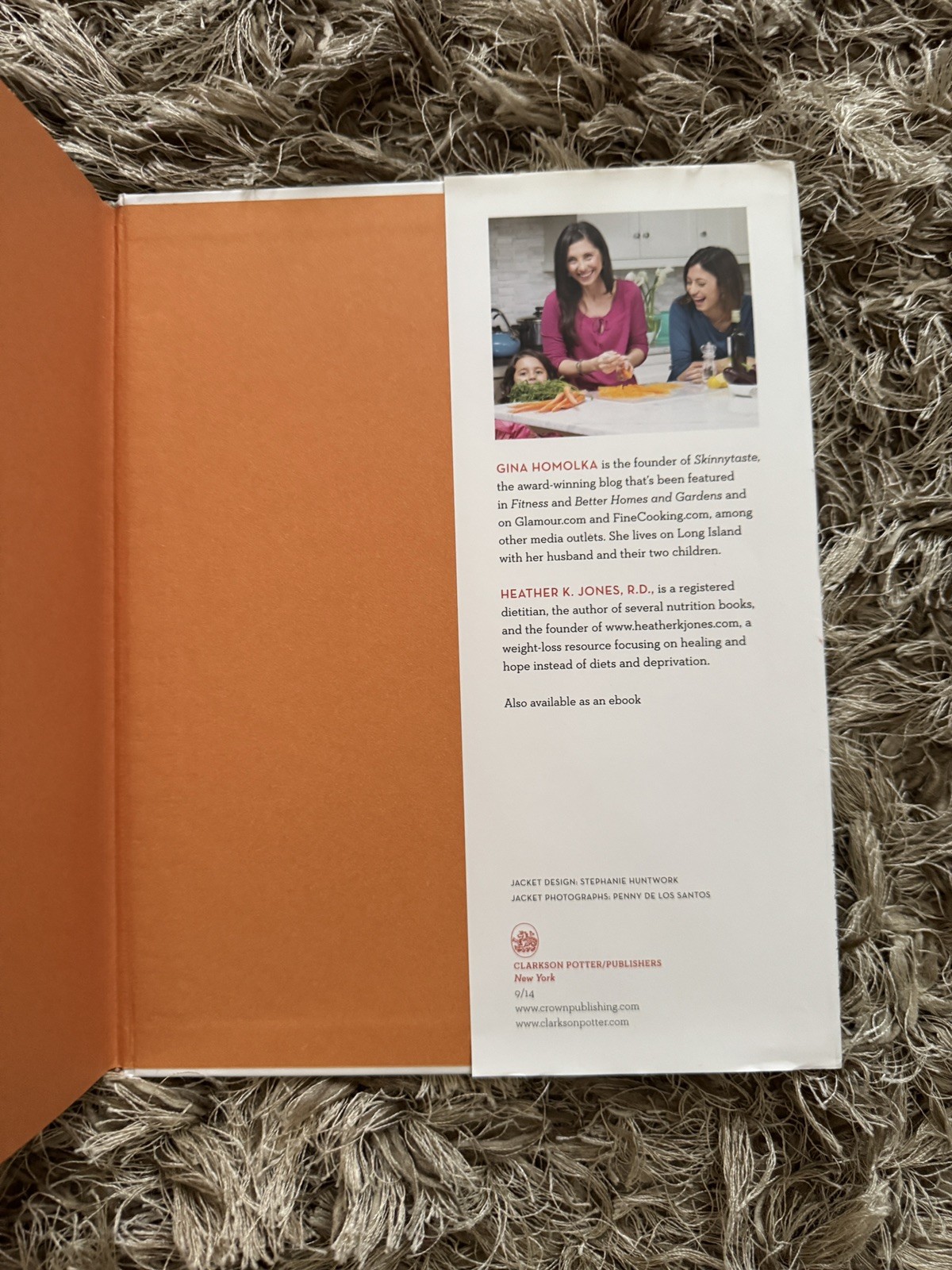 The Skinnytaste Cookbook: Light on Calories Big on Flavor Gina Homolka Hardcover