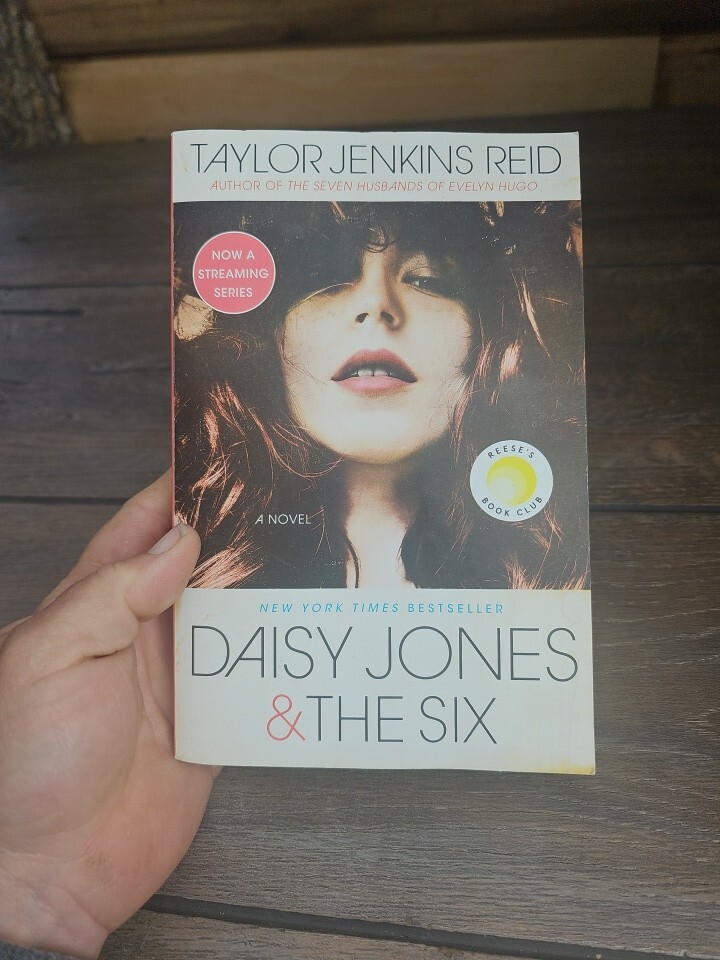 Daisy Jones & The Six: A Novel Jenkins Reid, Taylor
