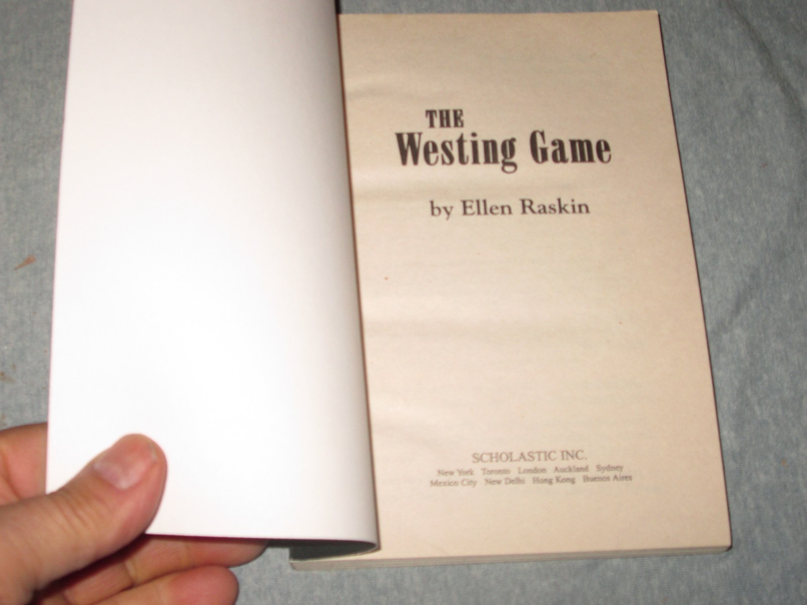 The Westing Game by Ellen Raskin Paperback LIKE NEW (Scholastic-1978)