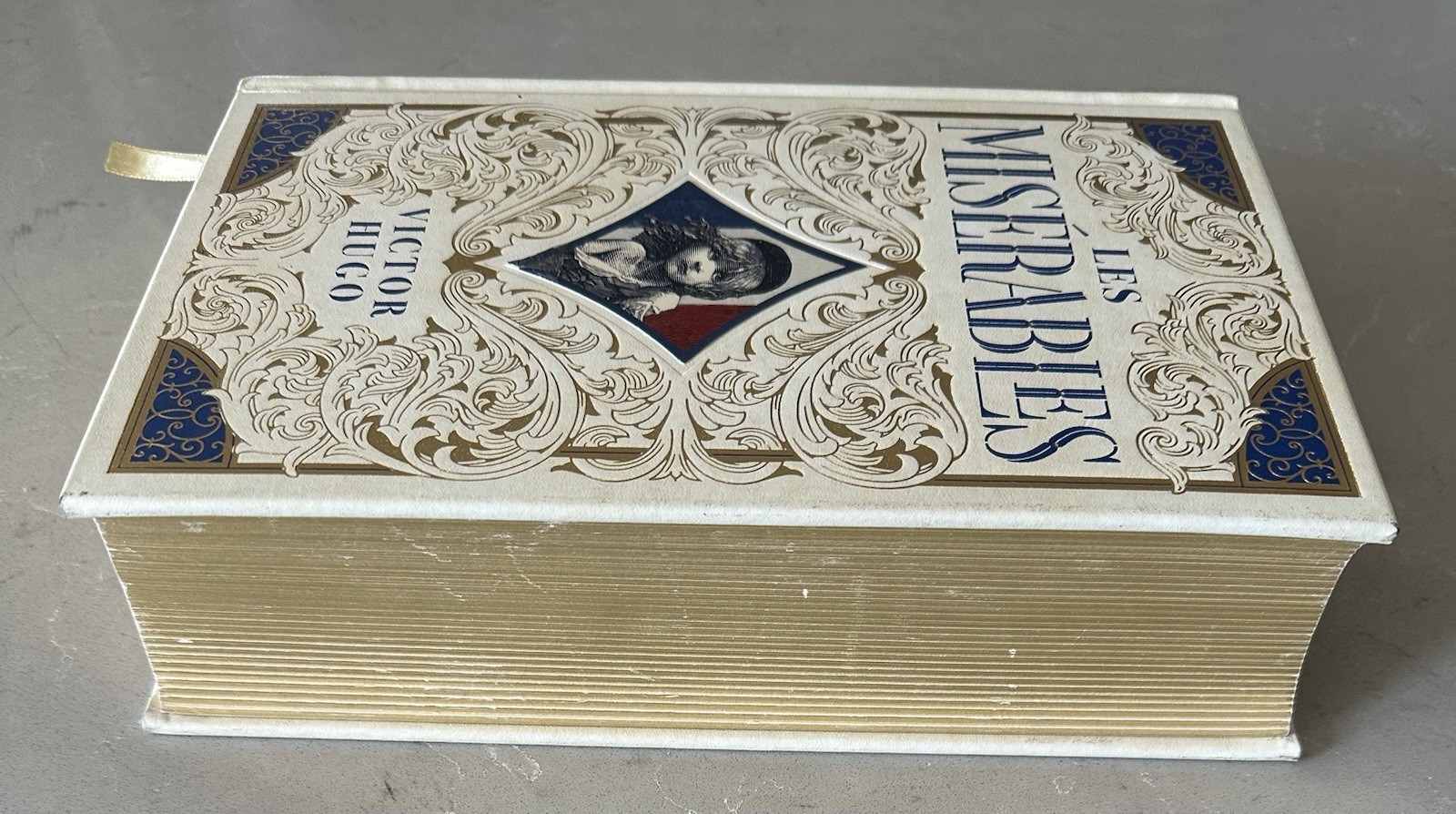LES MISERABLES, Victor Hugo, 2017 Hardcover Edition