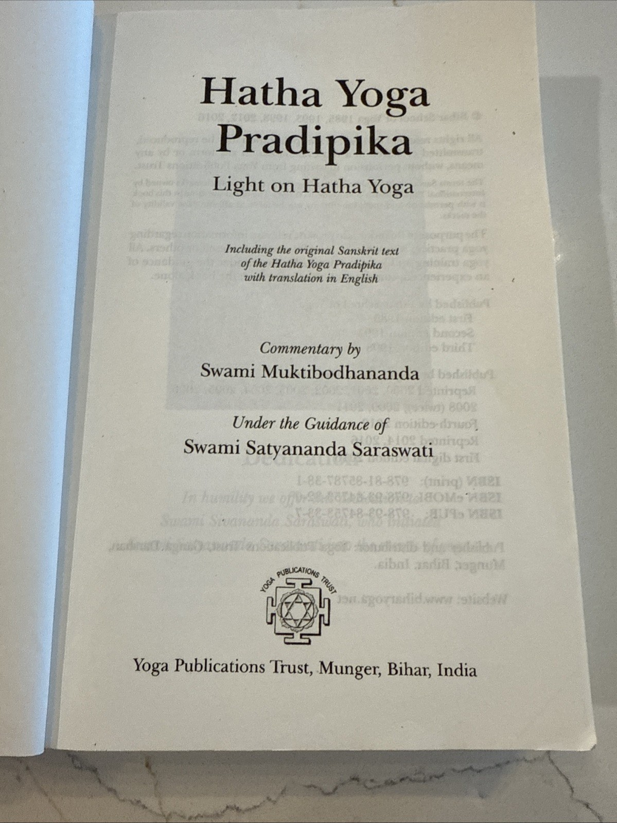 Hatha Yoga Pradipika by Swami Muktibodhananda – Yoga Meditation, Asanas, Pranaya