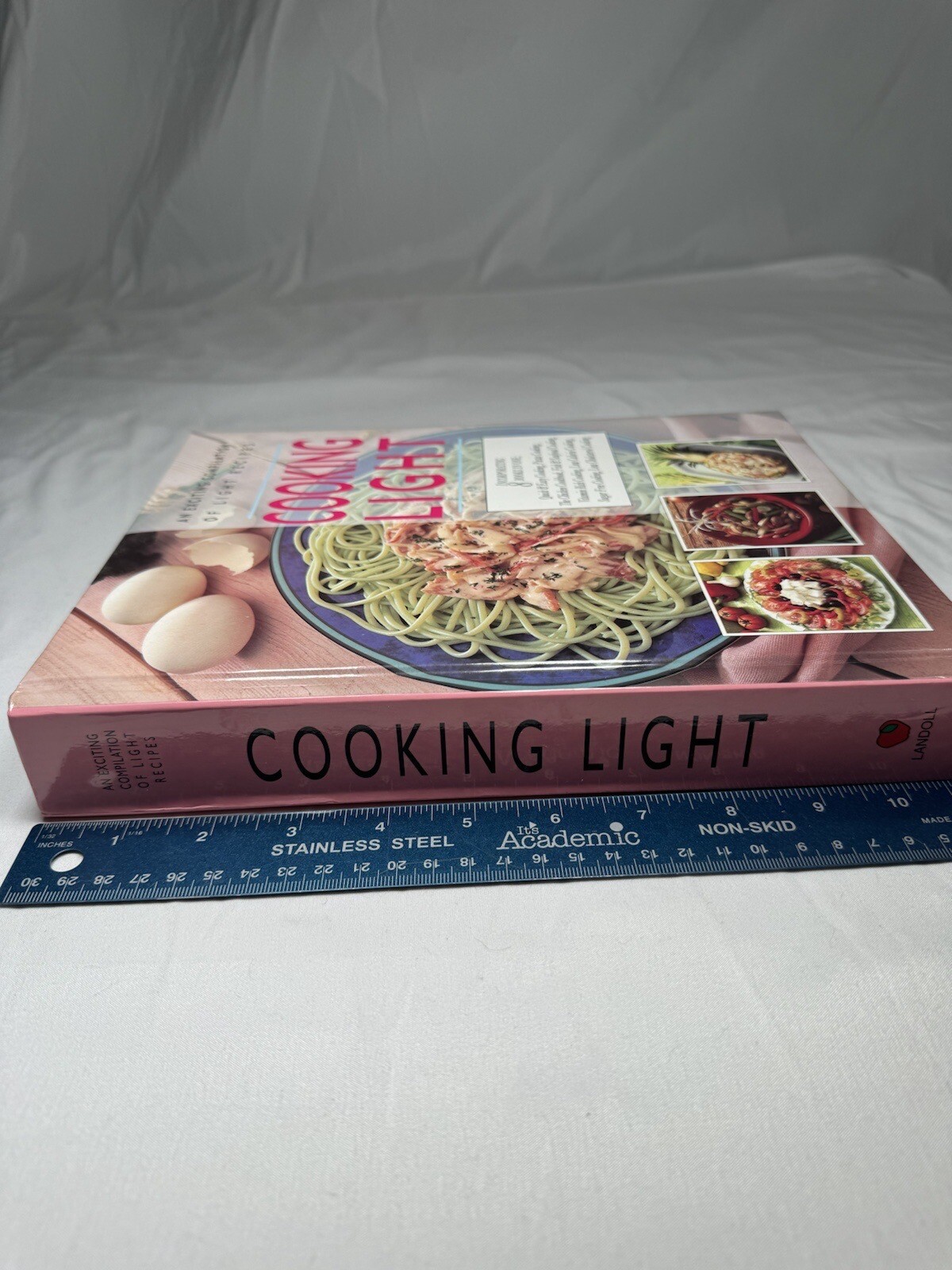1995 COOKING LIGHT 8 COOKBOOKS IN ONE 584 PAGES 11 IN BY 9 IN