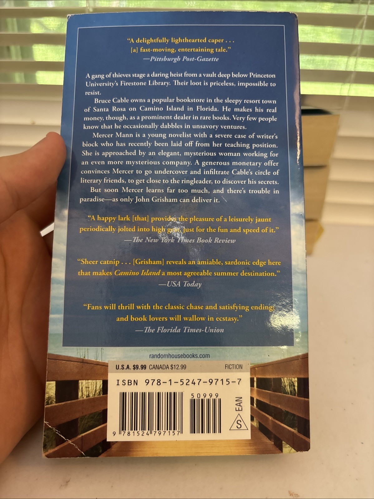 Lot of 10 – John Grisham – Mass paperback books – FREE SHIPPING