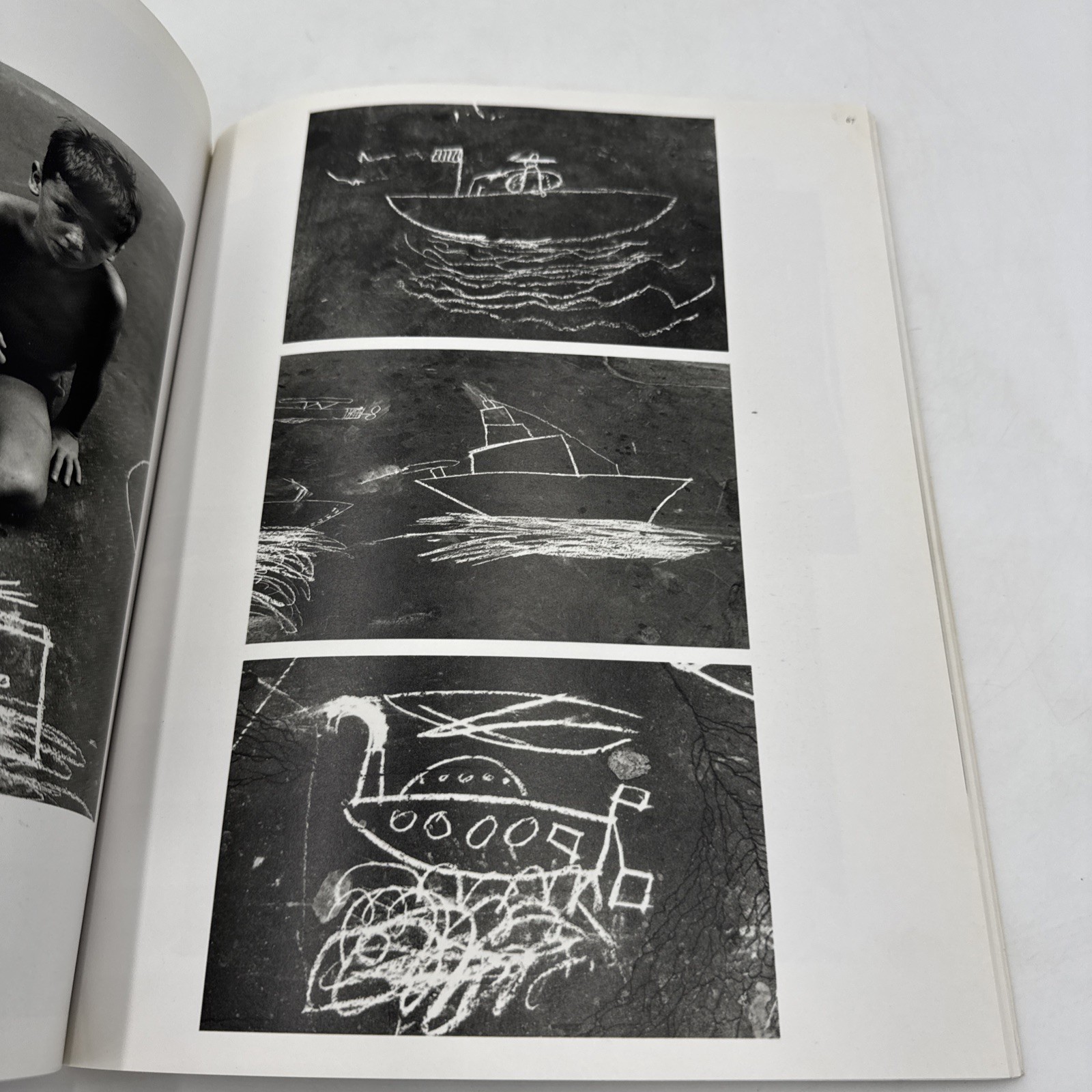 Helen Levitt In The Street 1987 1st Edition PB Chalk Drawings Messages Duke