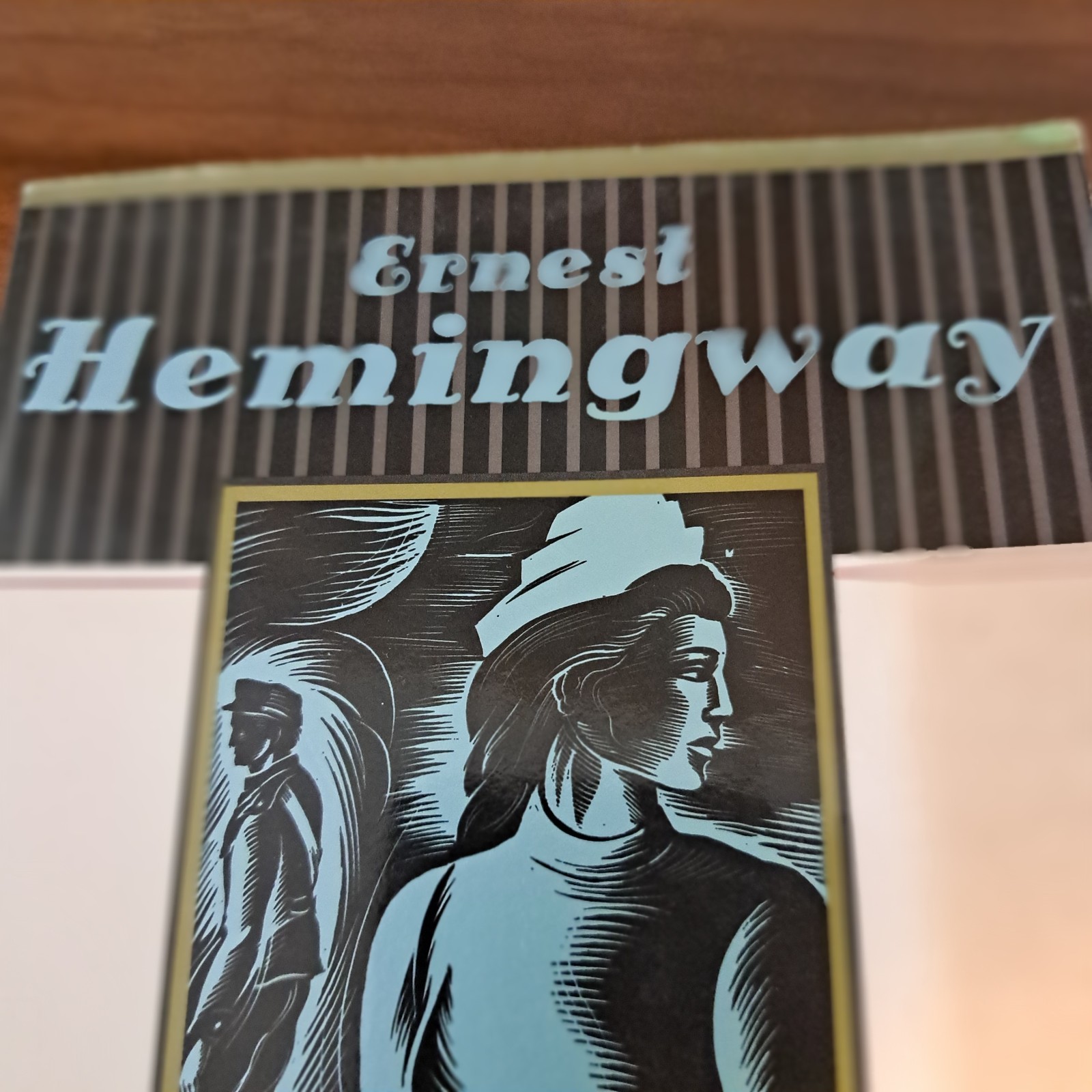 Ernest Hemingway A Farewell to Arms Paperback Used