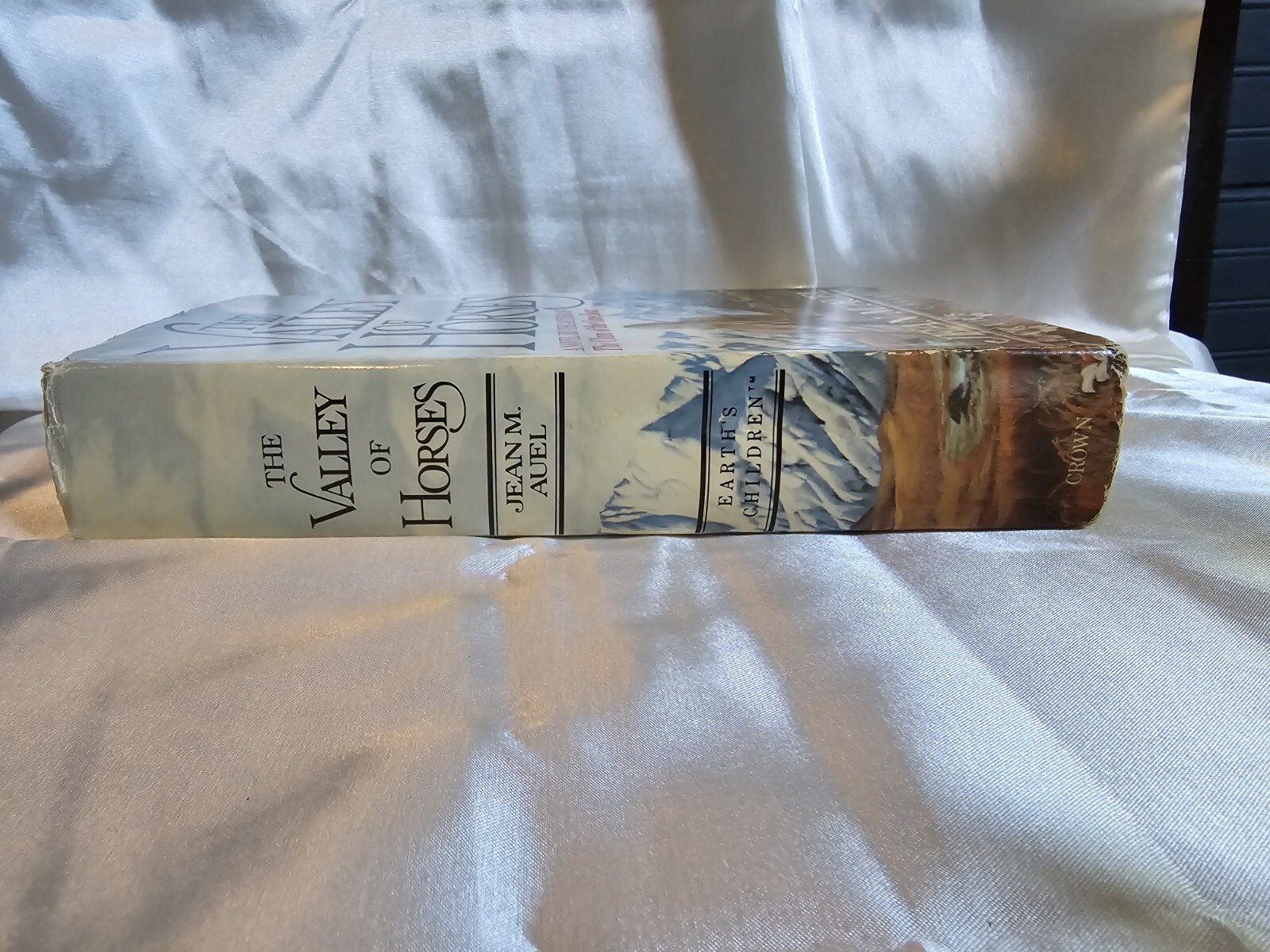 Earth’s Children Ser.: The Valley of Horses by Jean M. Auel (1982, Hardcover)