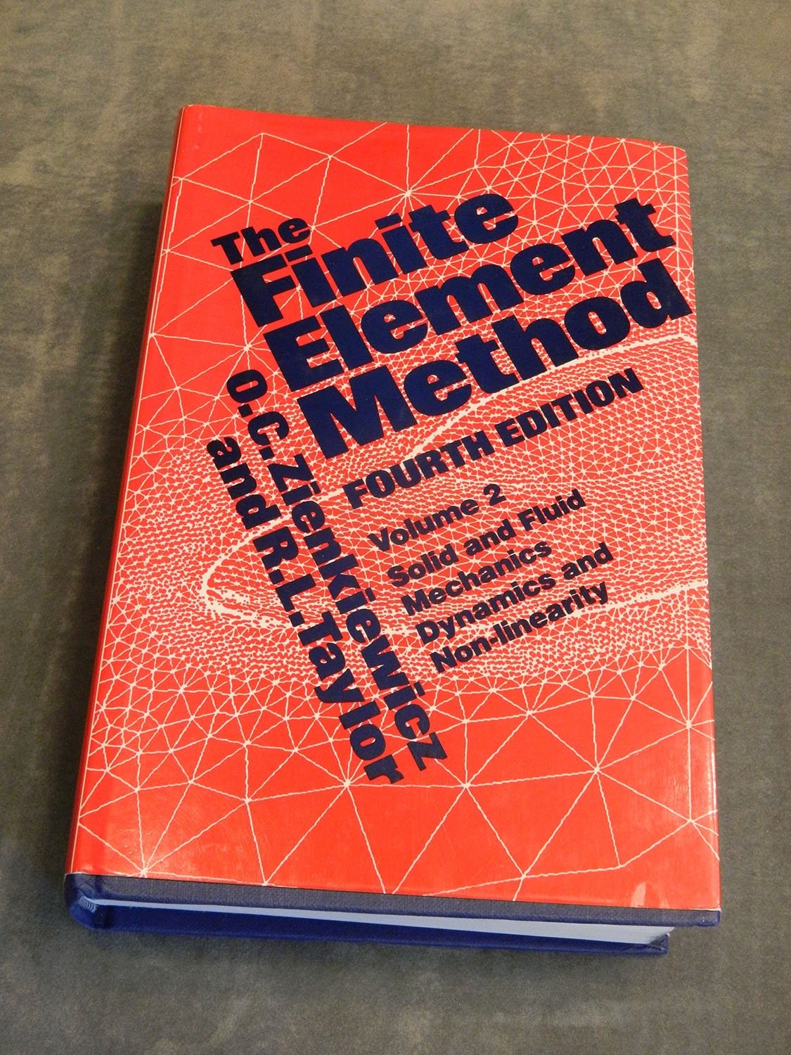 Finite Element Method: Solid and Fluid Mechanics Dynamics and Non-Linearity