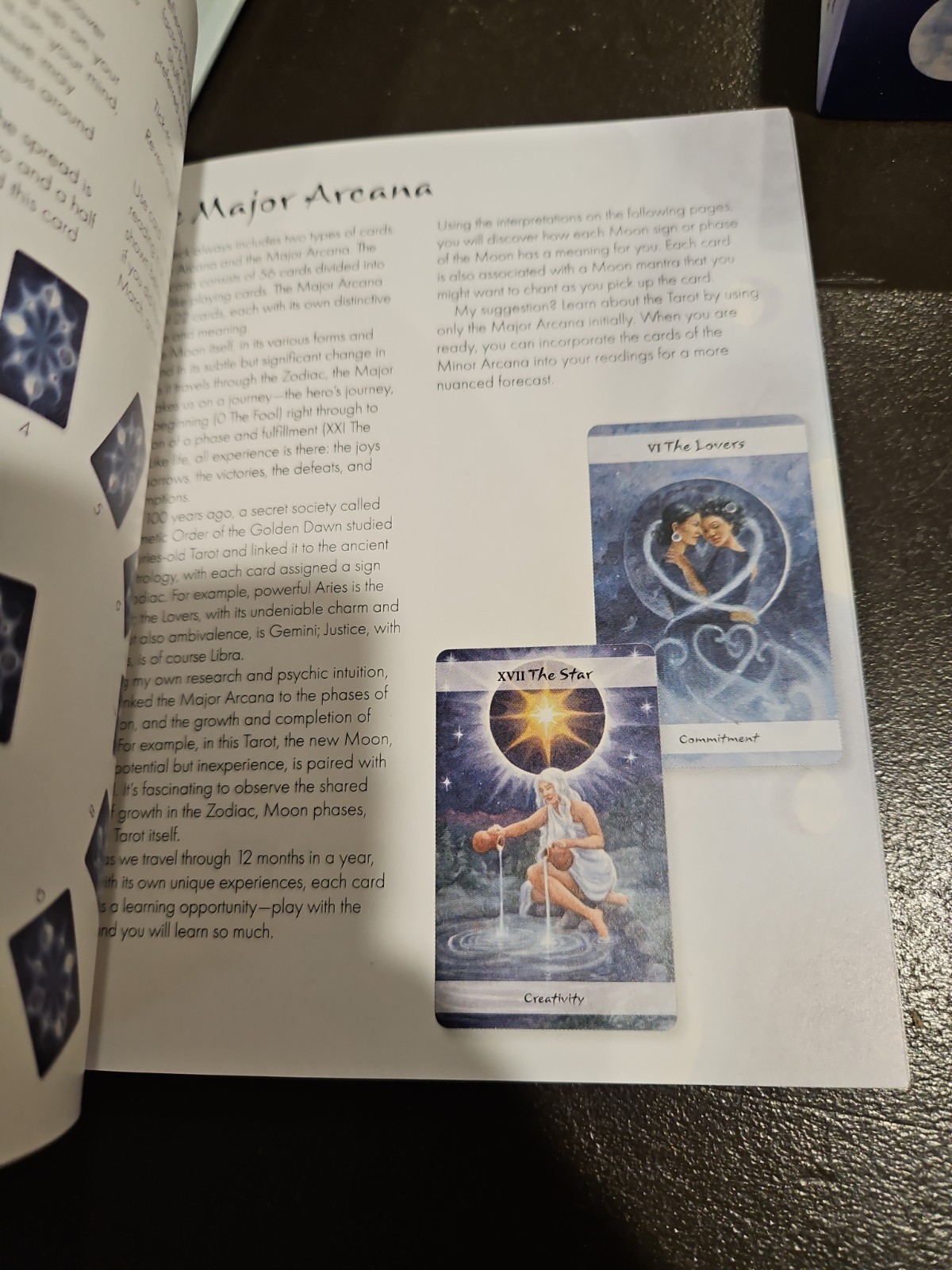 Lunar Tarot: Manifest your dreams 78 Cards 64 Page Book
