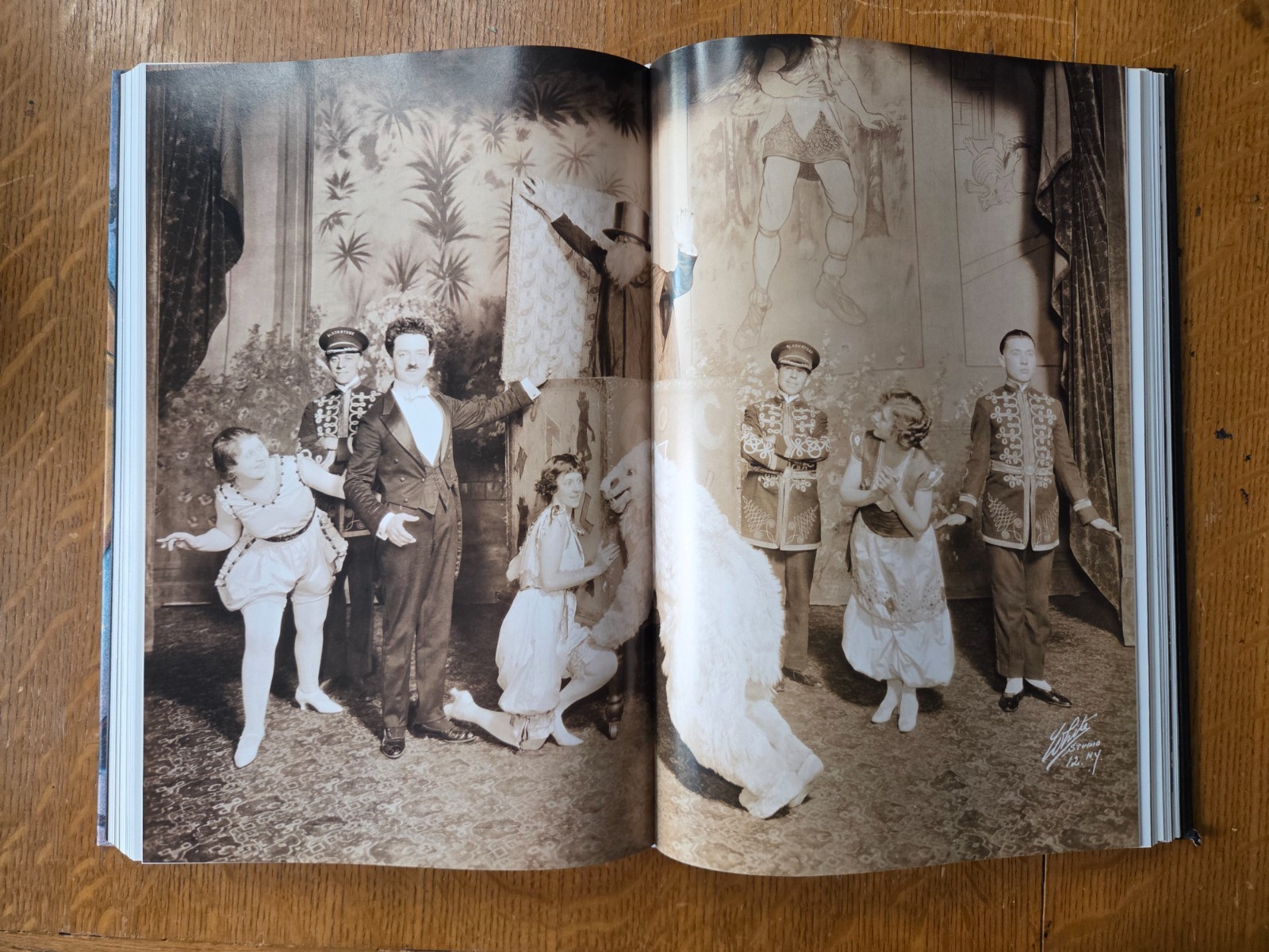 Magic 1400s-1950s ed. Noel Daniel 2015 Taschen illustrated art book oversized VG