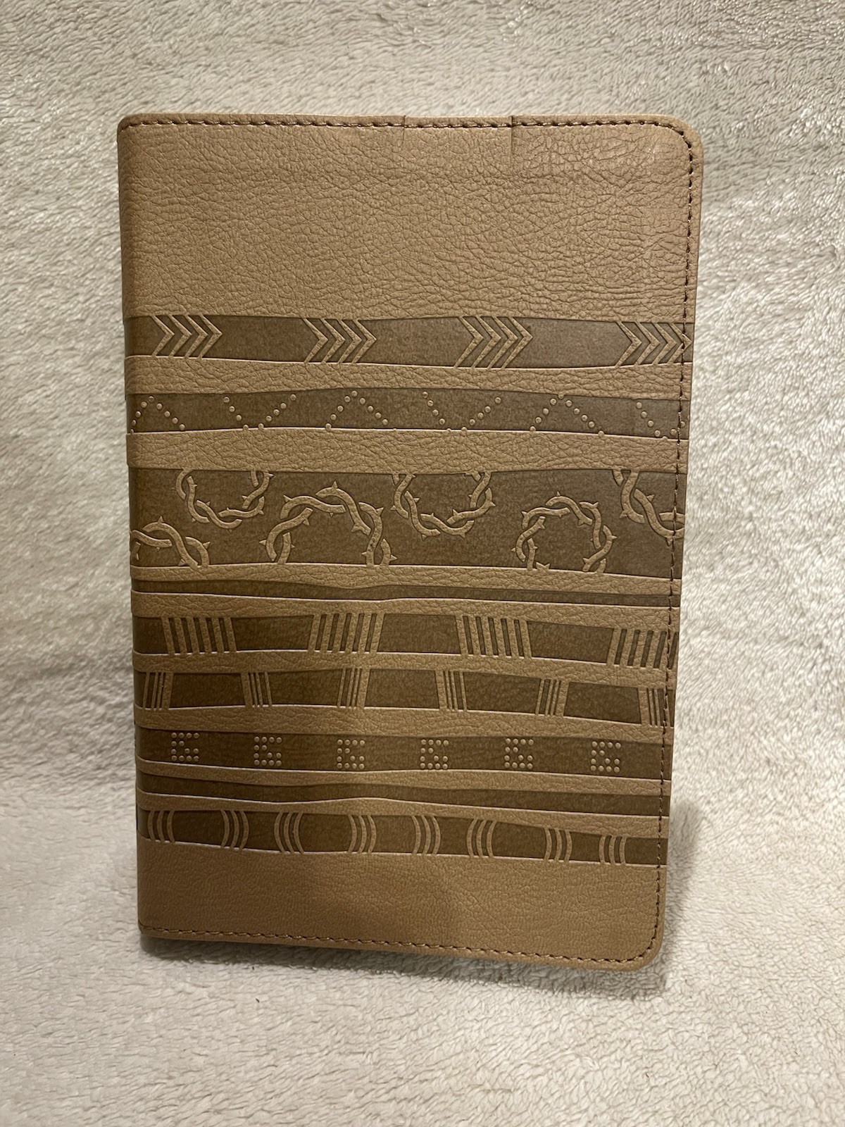 HCSB Essential Teen Study Bible- Aztec by B&H Kids