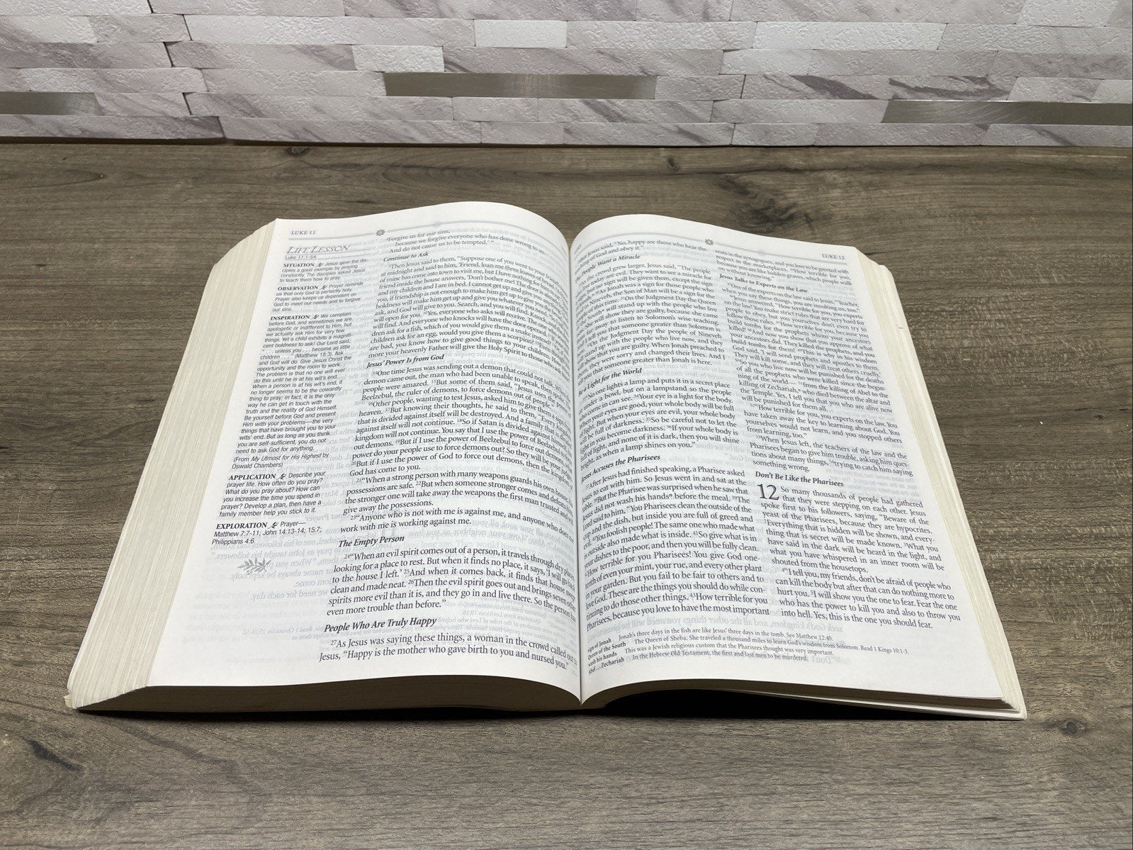 The Inspirational Bible (New Century Version, The Everyday Bible) – ACCEPTABLE
