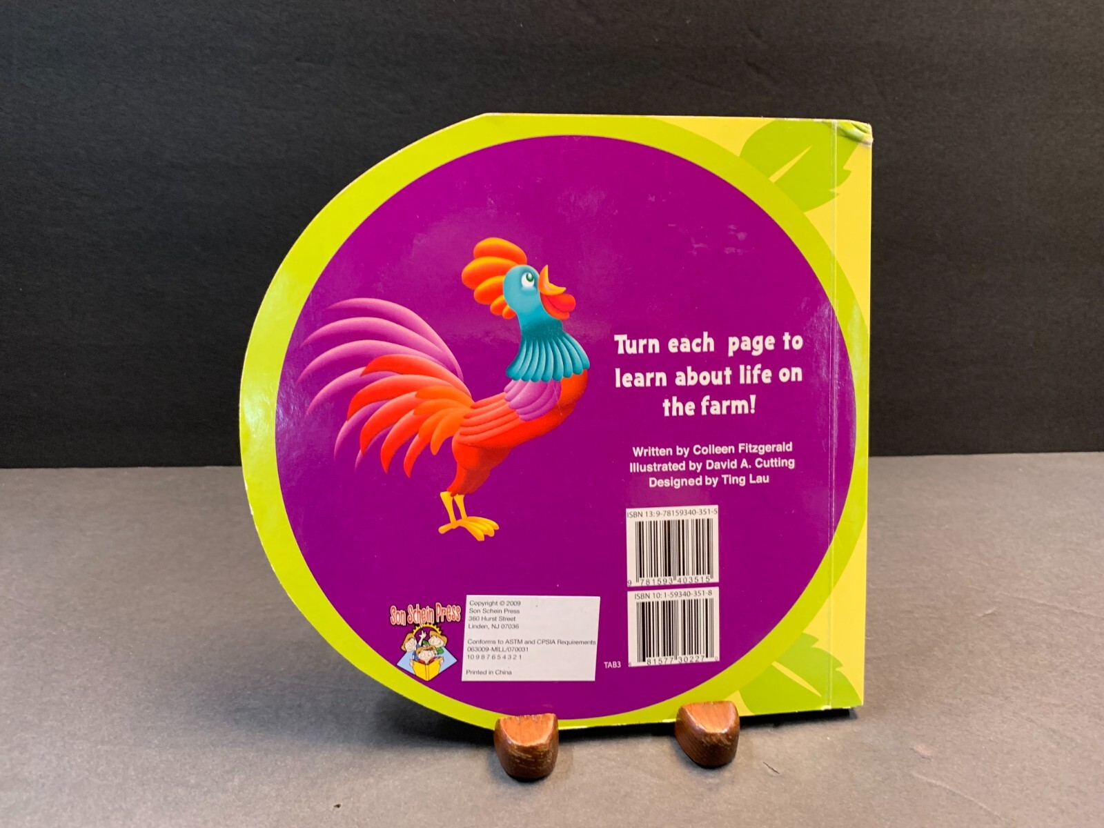 Name Me! Farm by Colleen Fitzgerald Circle Tab Books Board Book