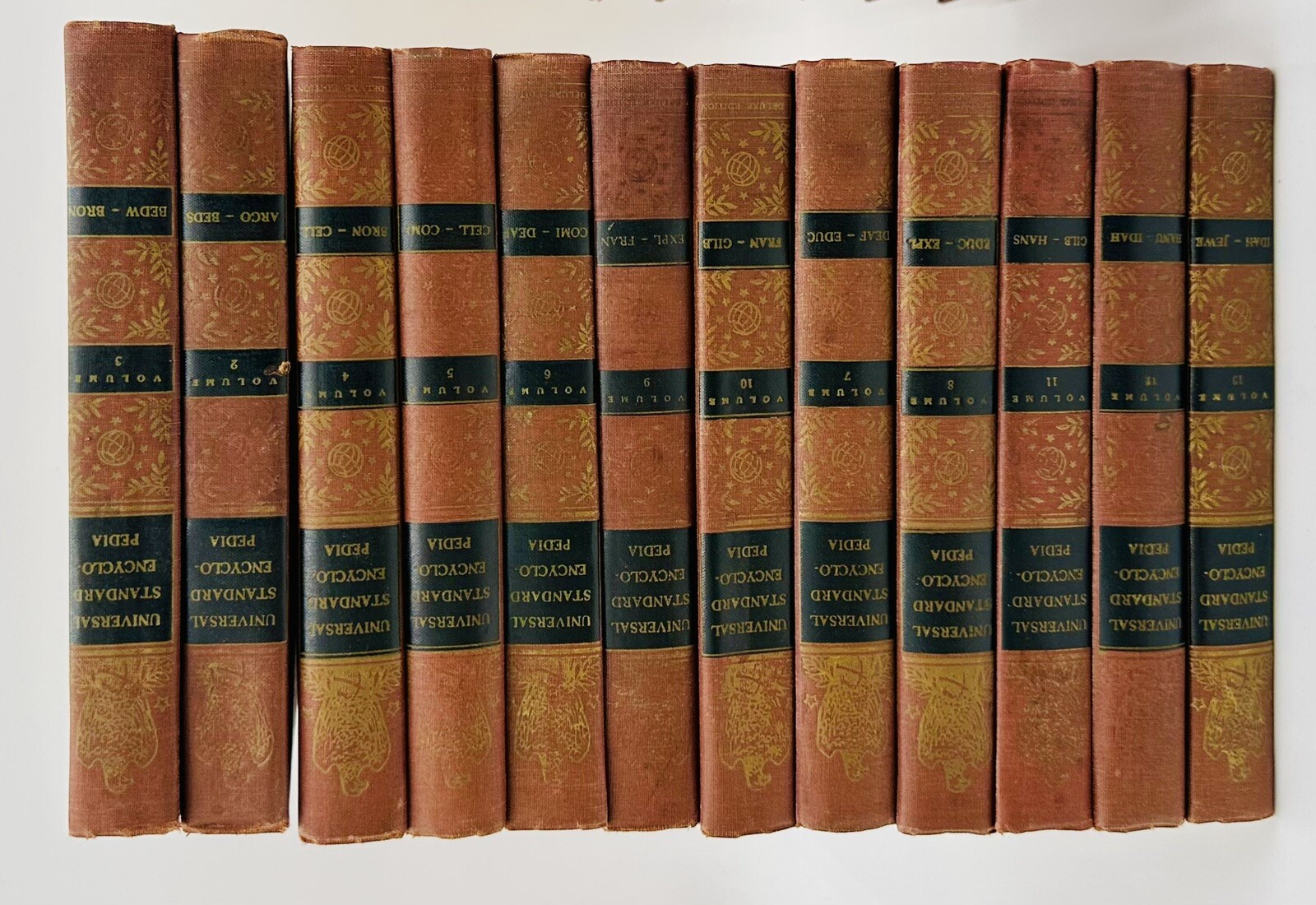 Universal Standard Encyclopedia Complete Set Volumes 2-25 (FC79-4-R)