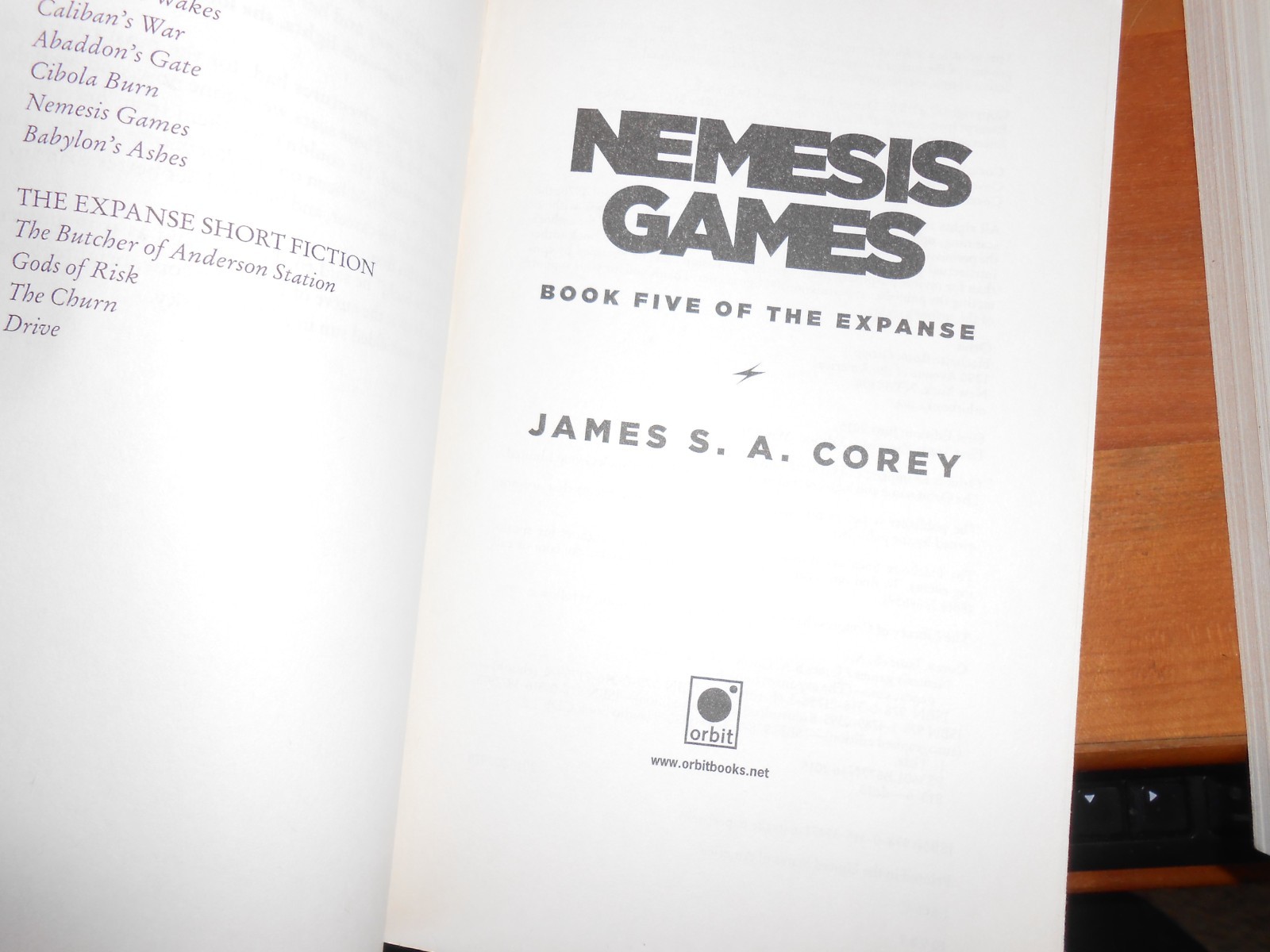 James S. A. Corey Lot of 6 THE EXPANSE Books 1-6 – TPB GC
